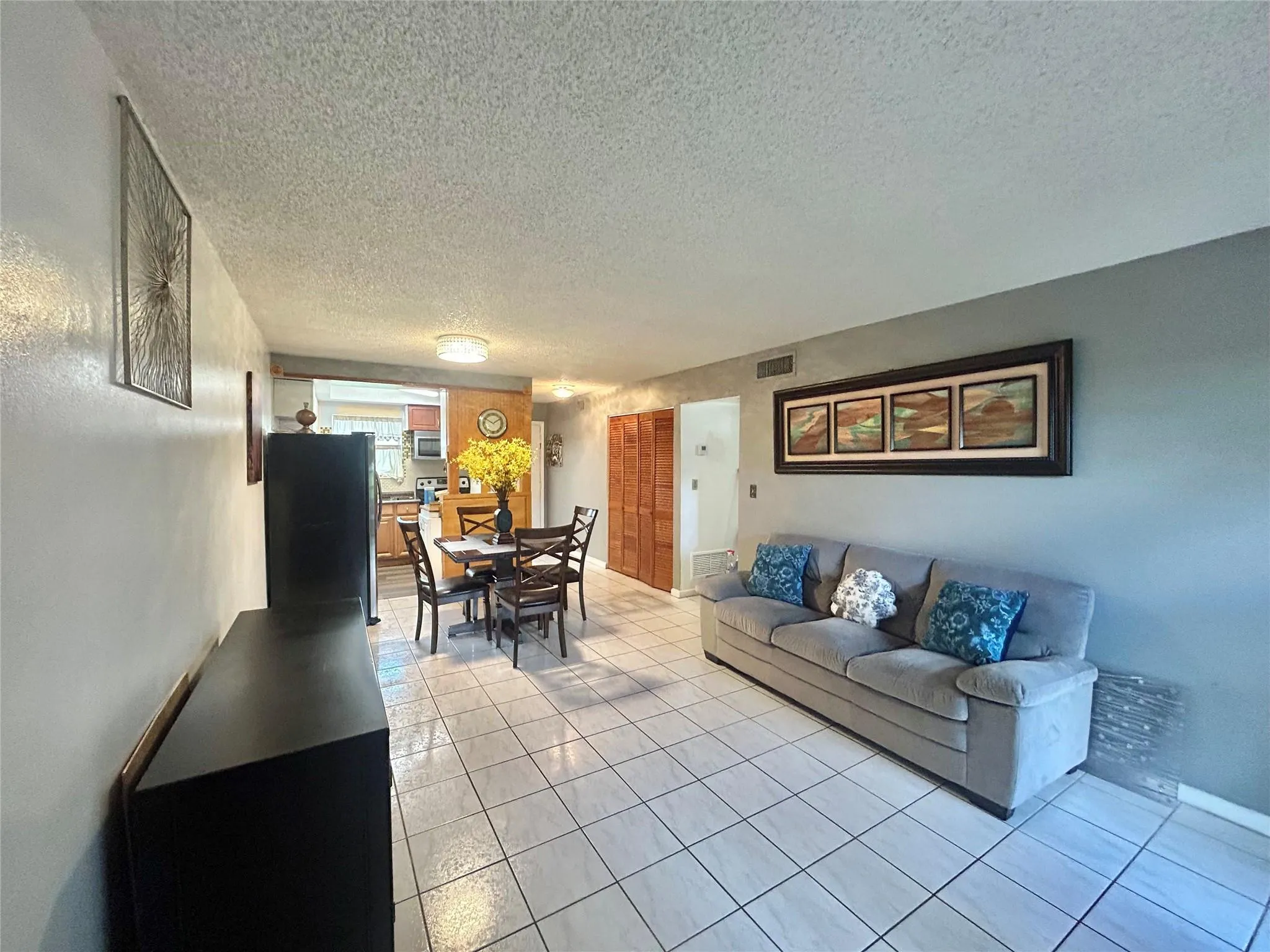 6100 Forest Hill Blvd, #101