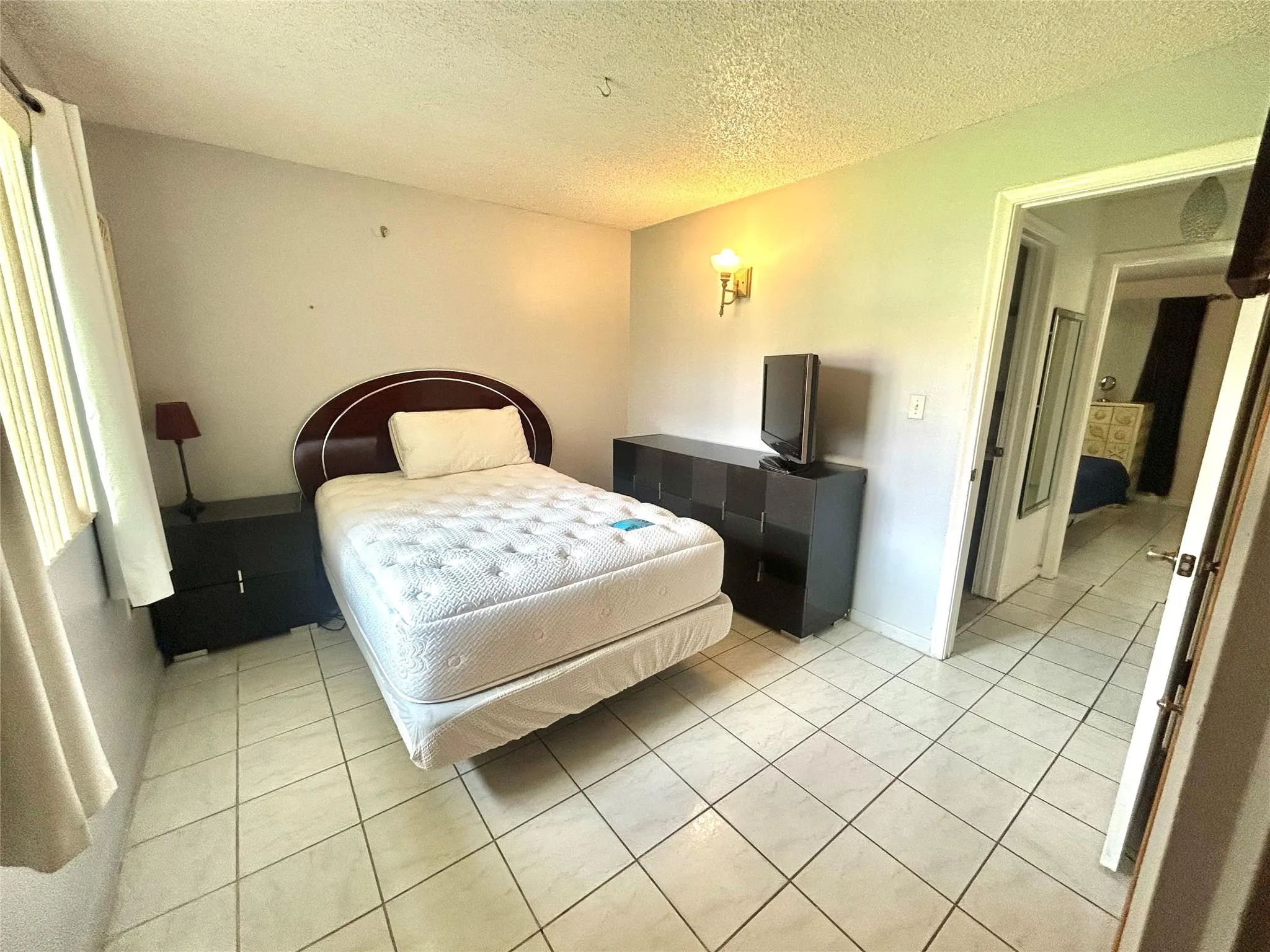 6100 Forest Hill Blvd, #101