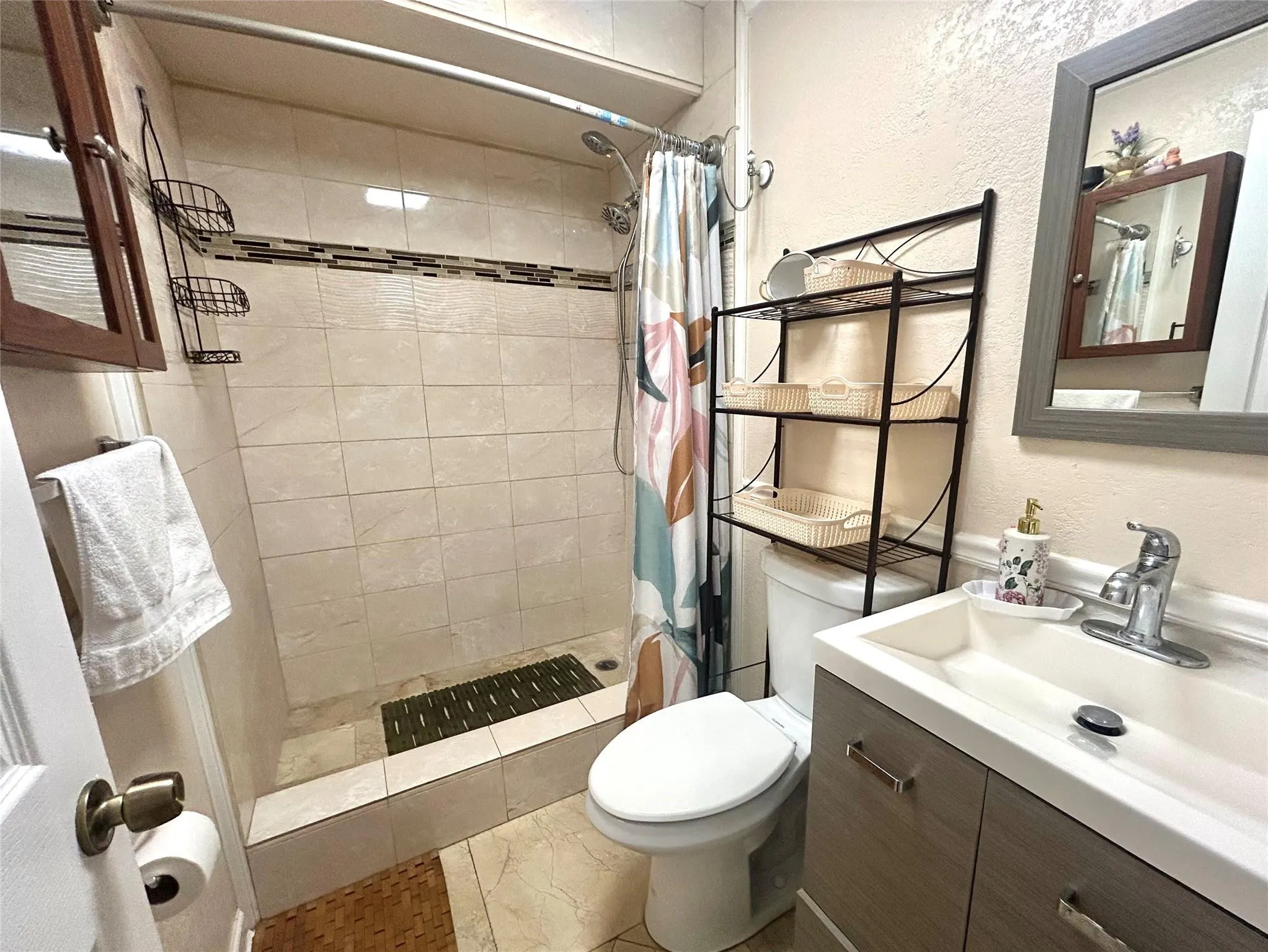 6100 Forest Hill Blvd, #101