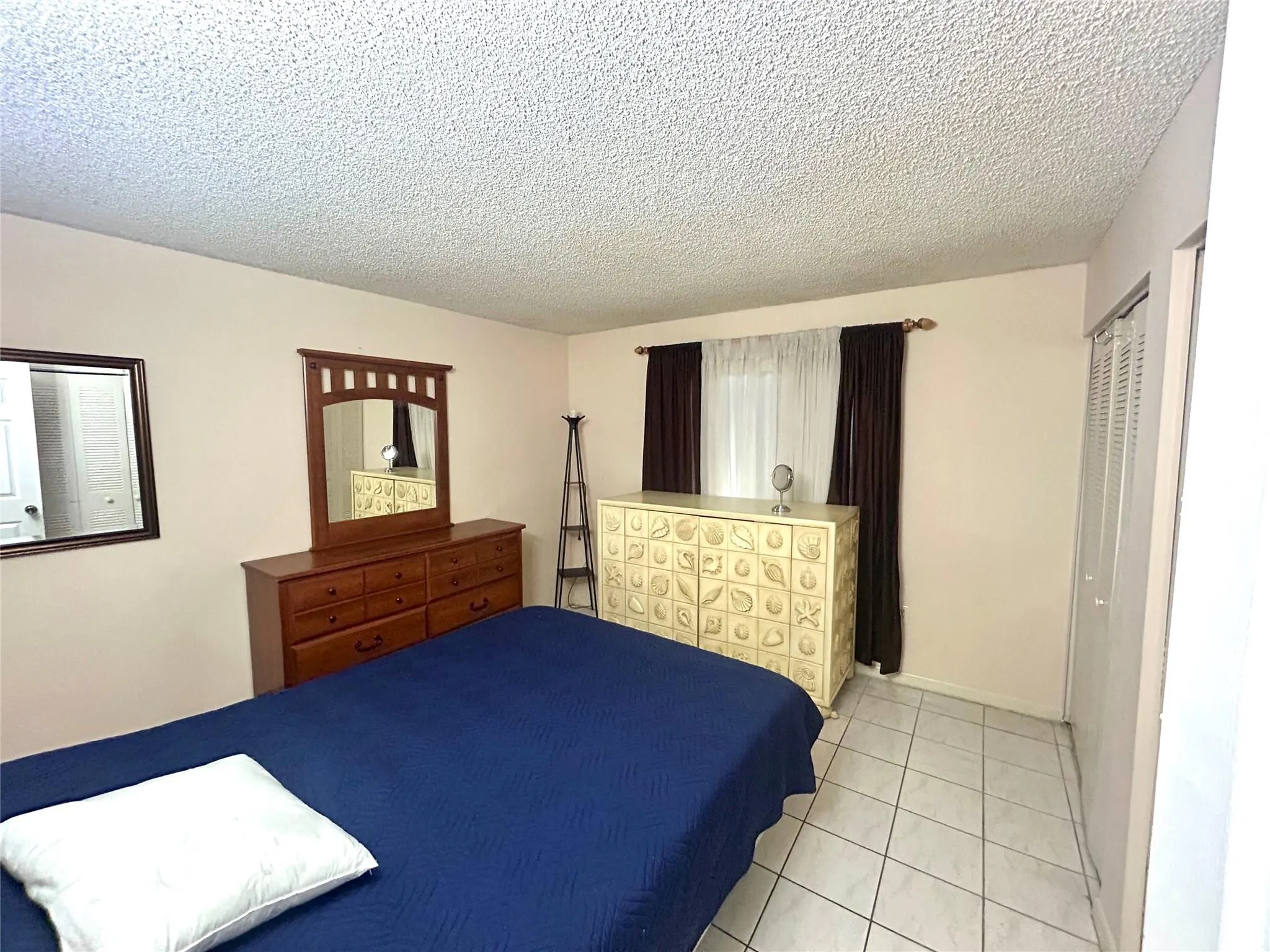 6100 Forest Hill Blvd, #101