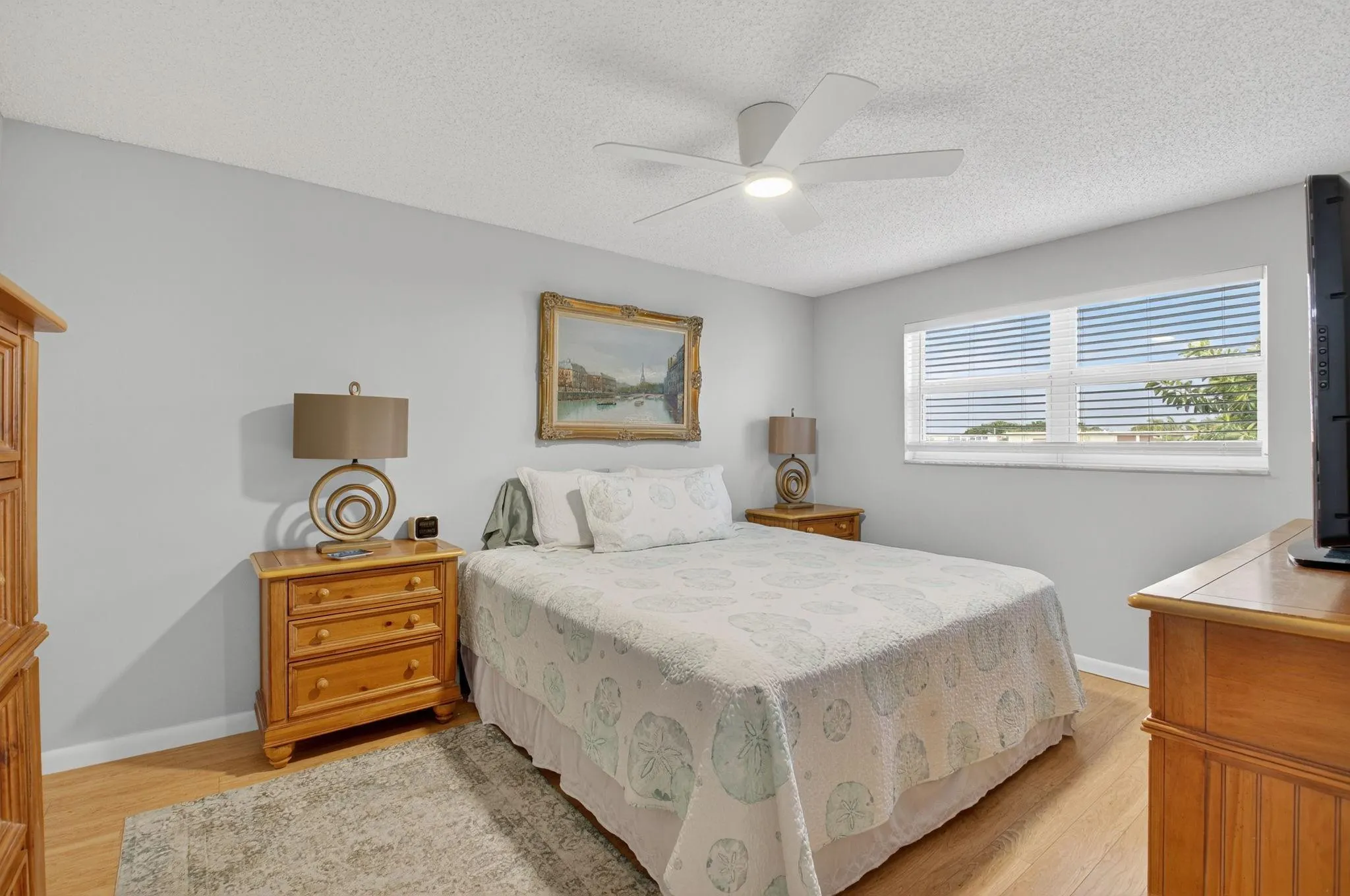 2601 NE 3rd Ct, #403