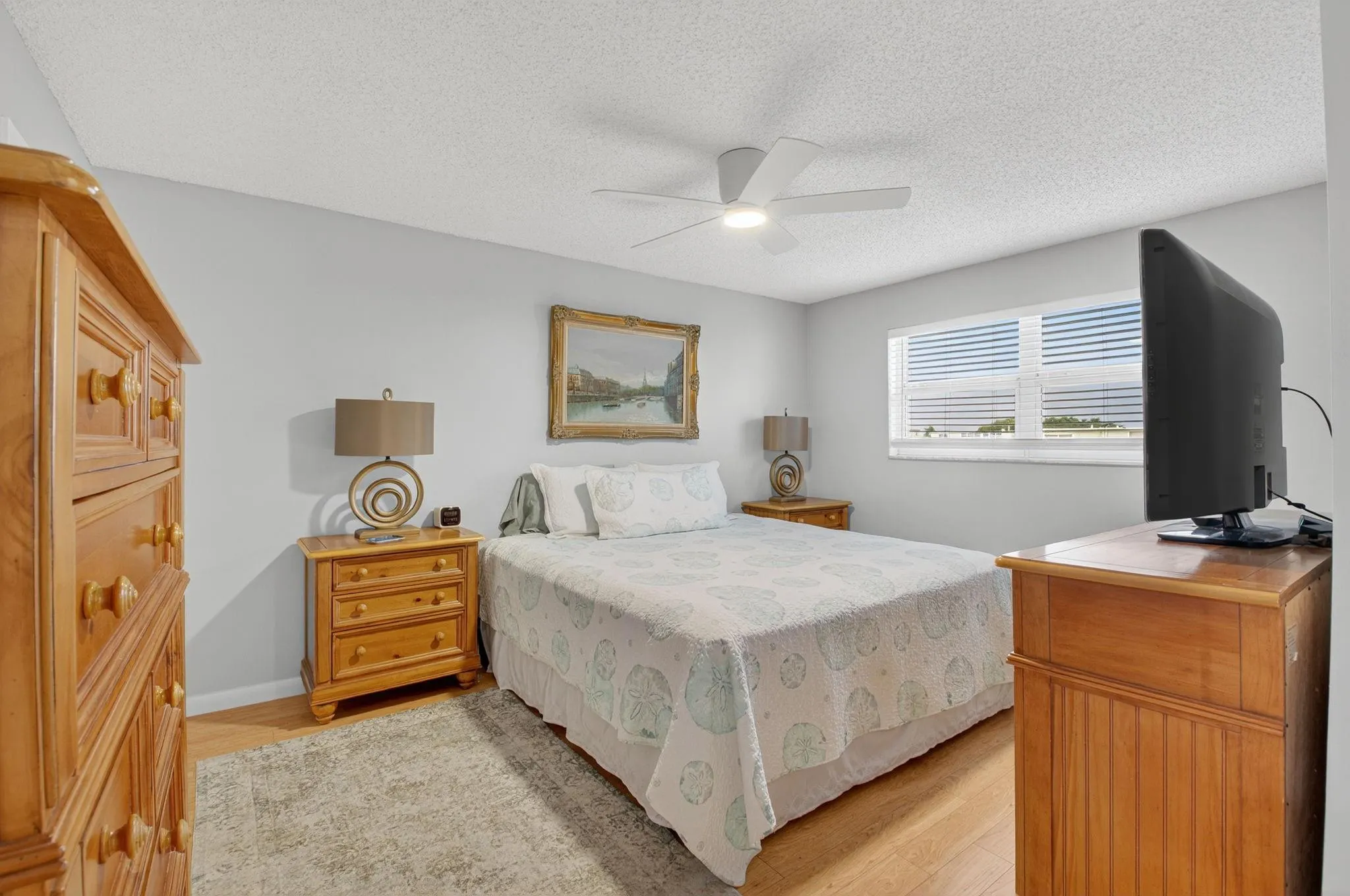 2601 NE 3rd Ct, #403