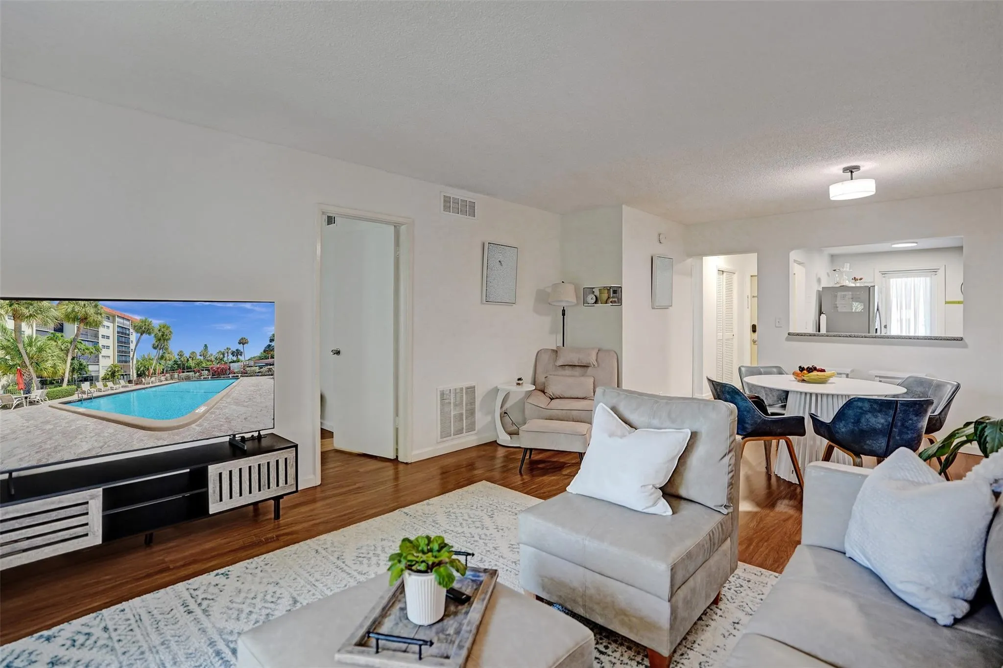 2350 NE 14th Street Cswy, #203