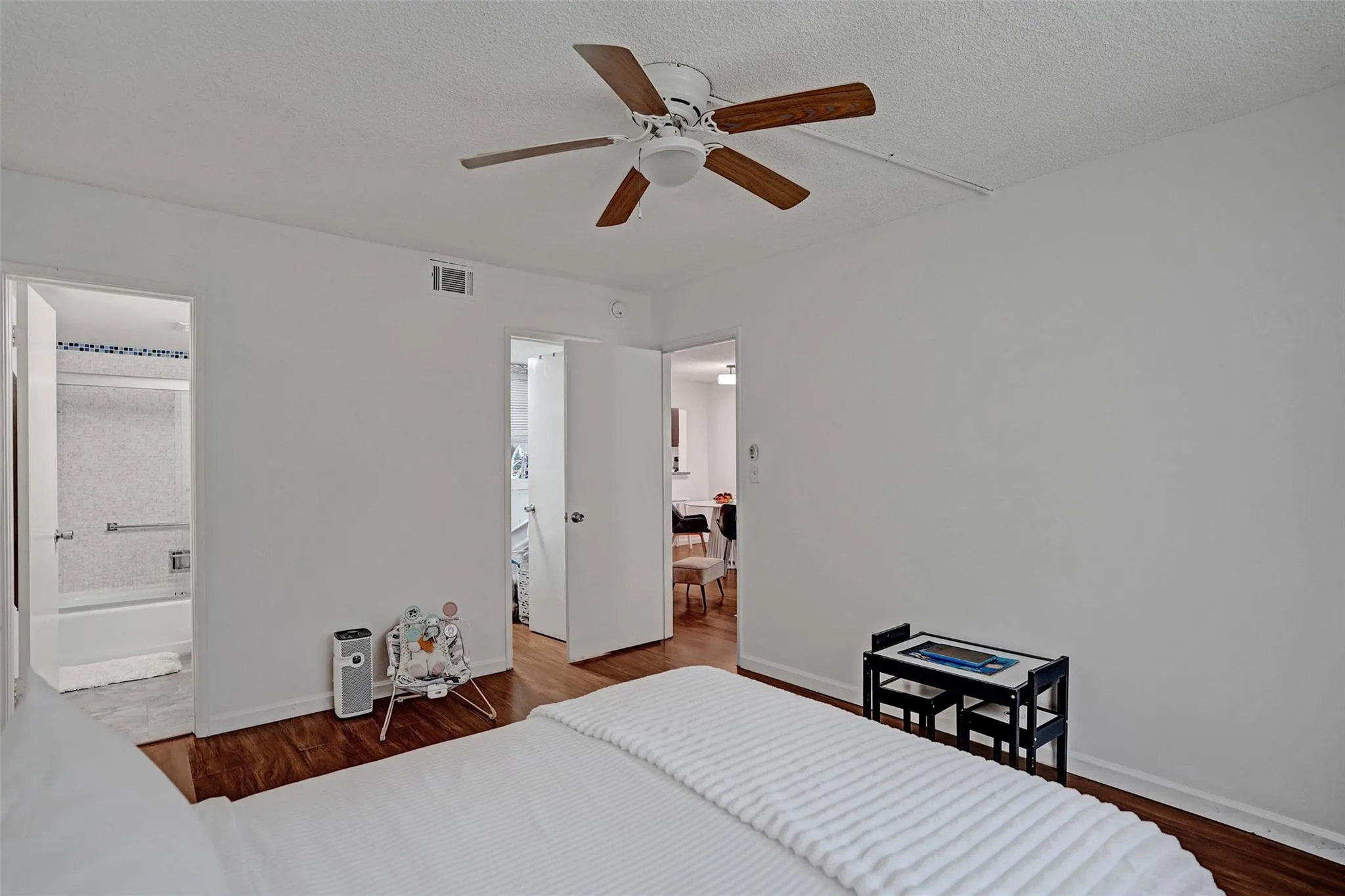 2350 NE 14th Street Cswy, #203