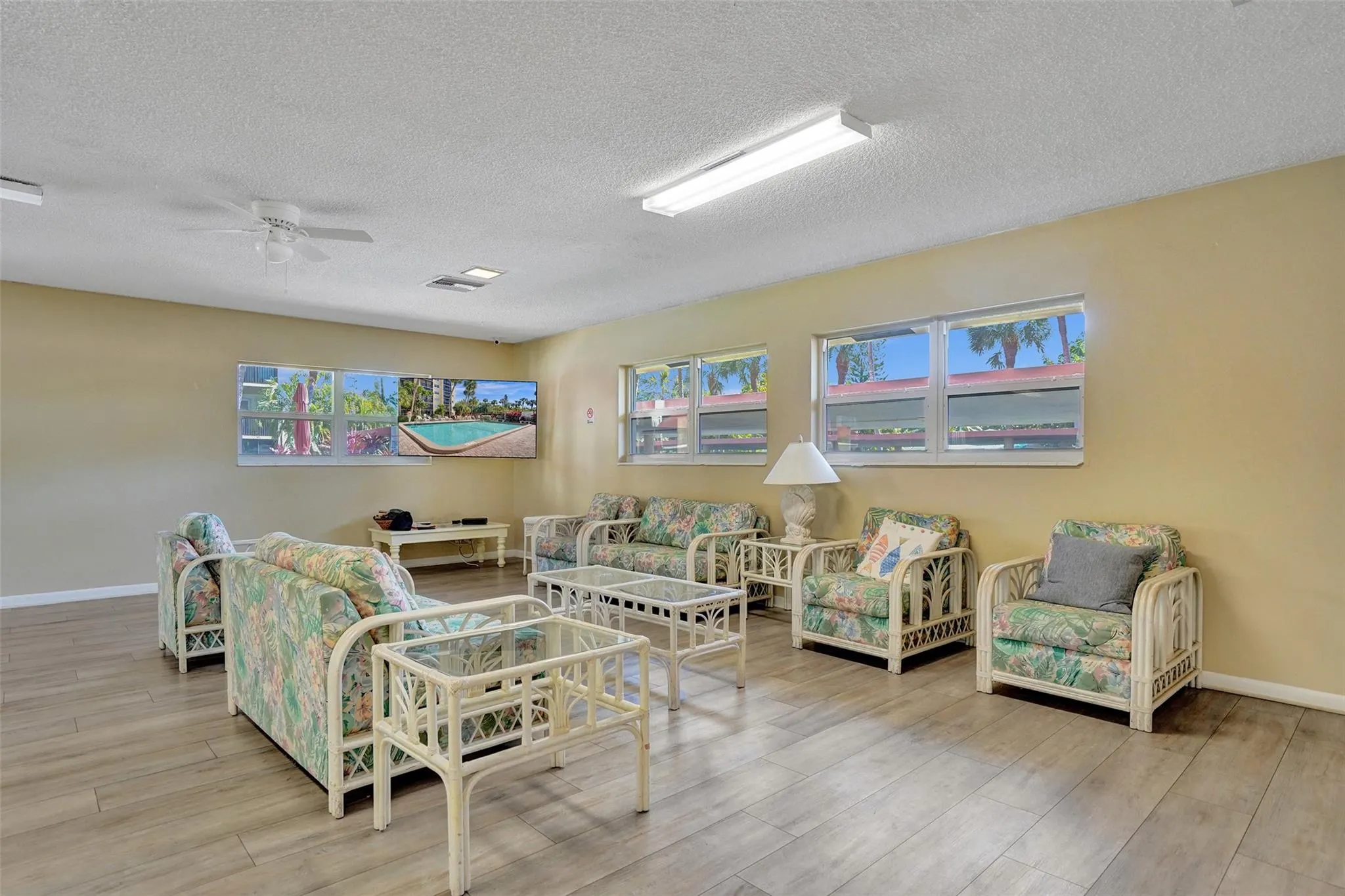 2350 NE 14th Street Cswy, #203
