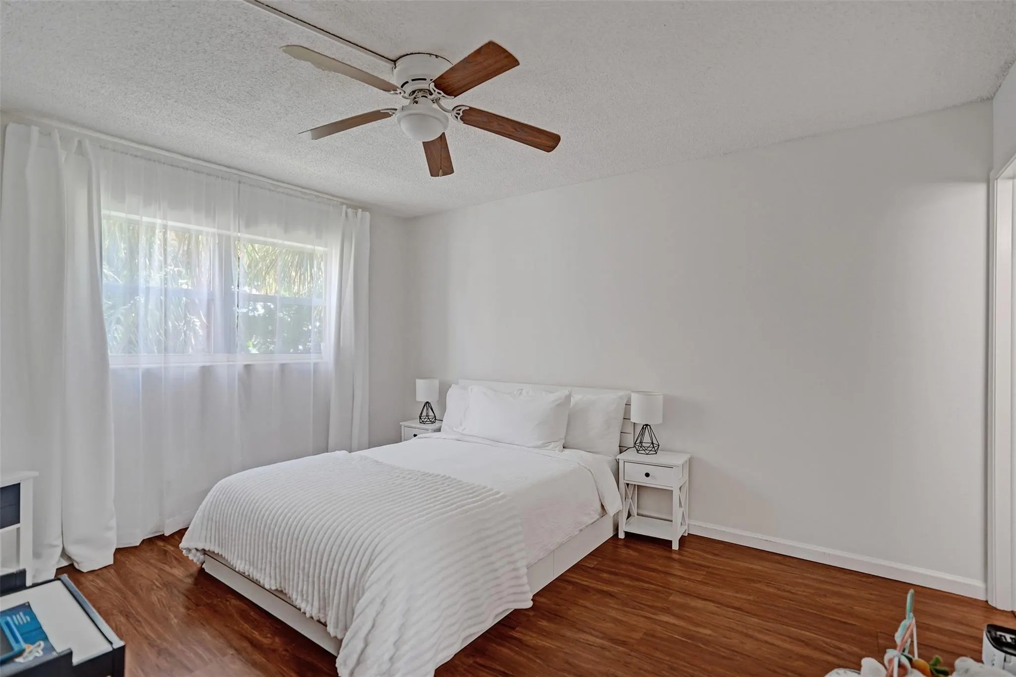 2350 NE 14th Street Cswy, #203