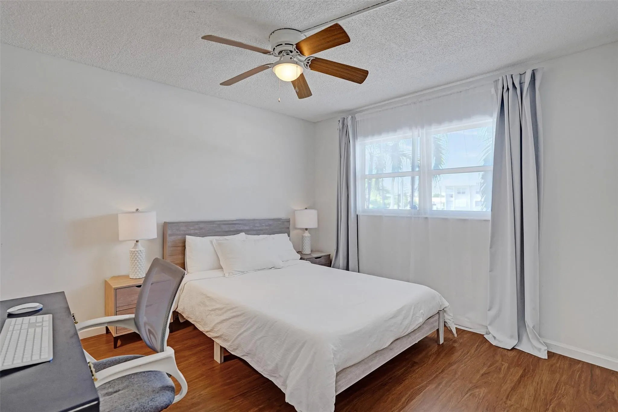 2350 NE 14th Street Cswy, #203