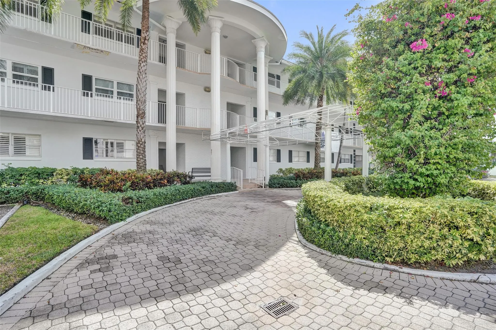 3090 NE 48th St, #316
