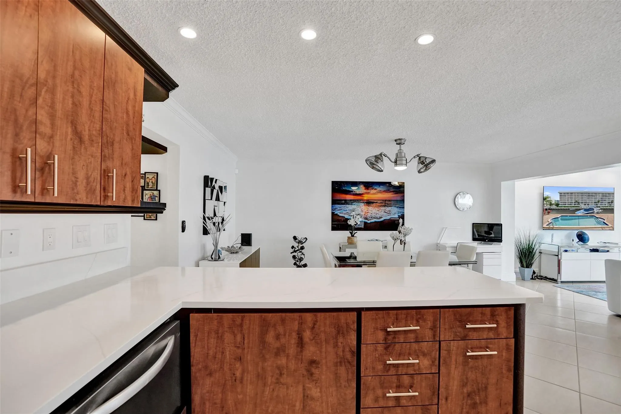 3090 NE 48th St, #316