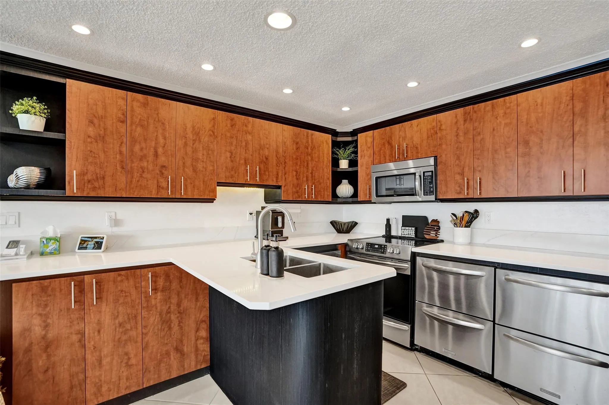 3090 NE 48th St, #316