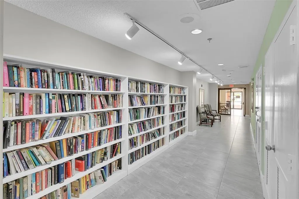 8901 Sunrise Lakes Blvd, #307