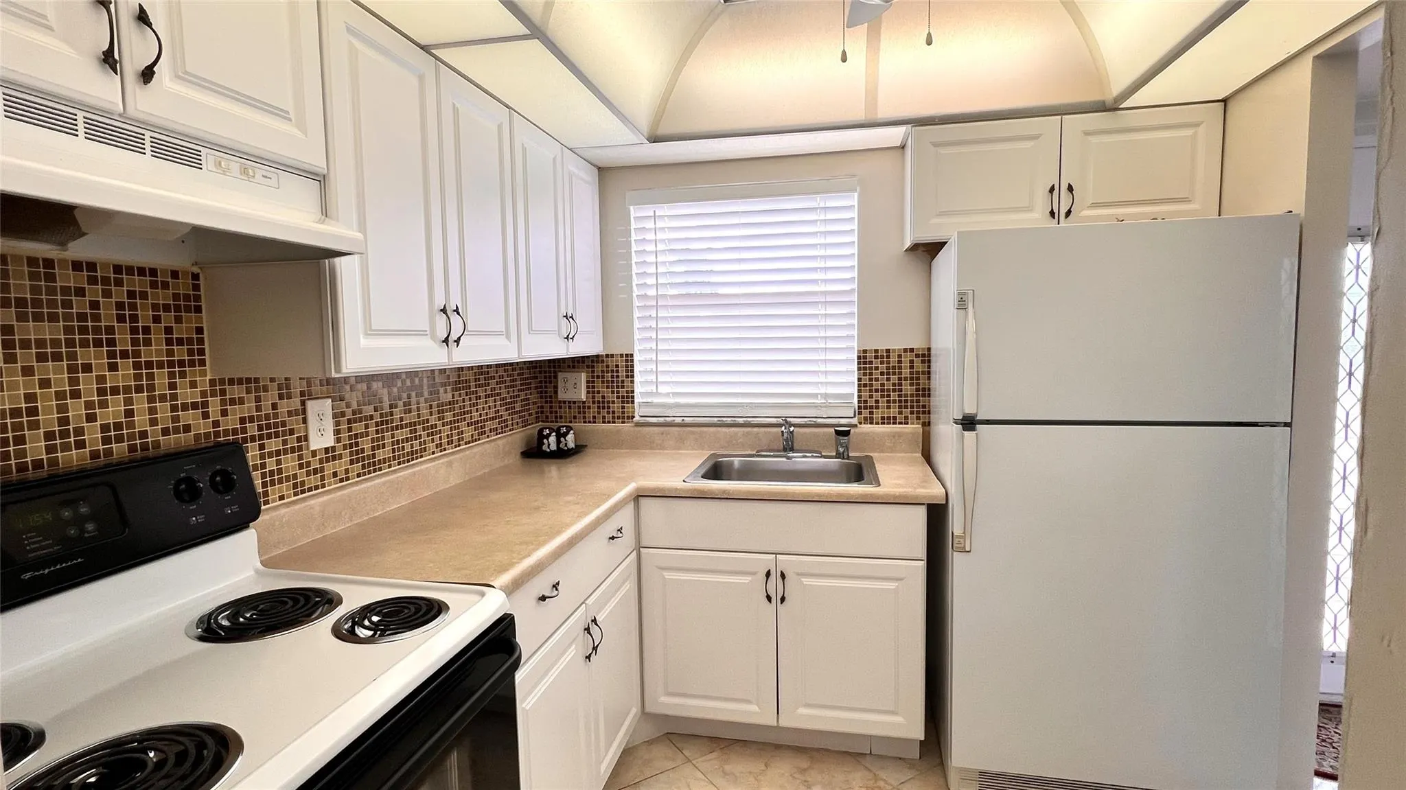 8901 Sunrise Lakes Blvd, #307