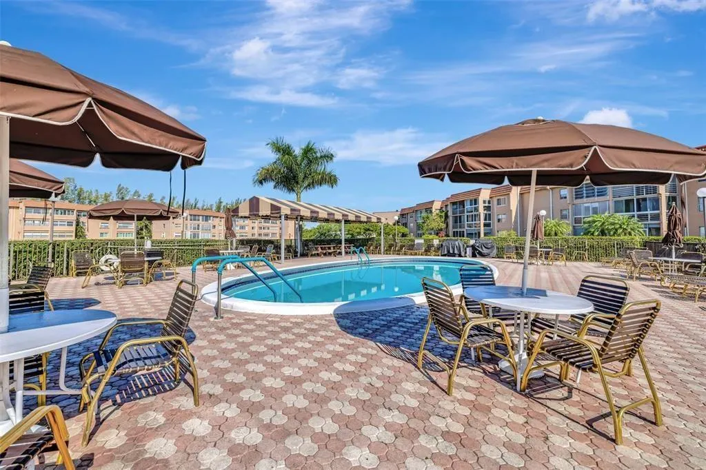 8901 Sunrise Lakes Blvd, #307