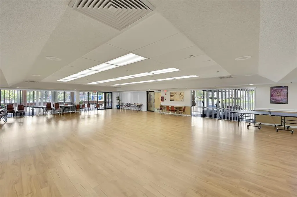 8901 Sunrise Lakes Blvd, #307