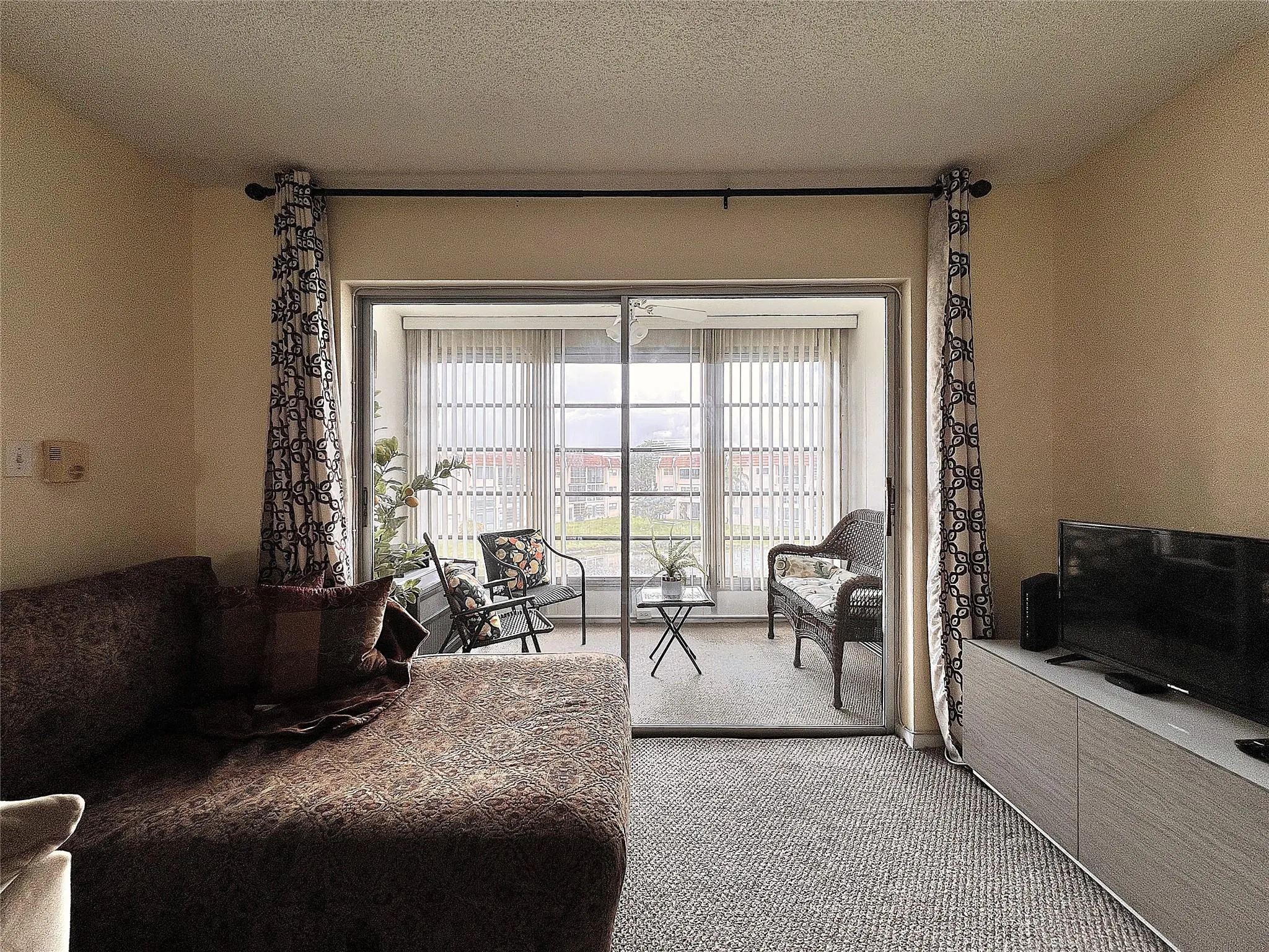 8901 Sunrise Lakes Blvd, #307