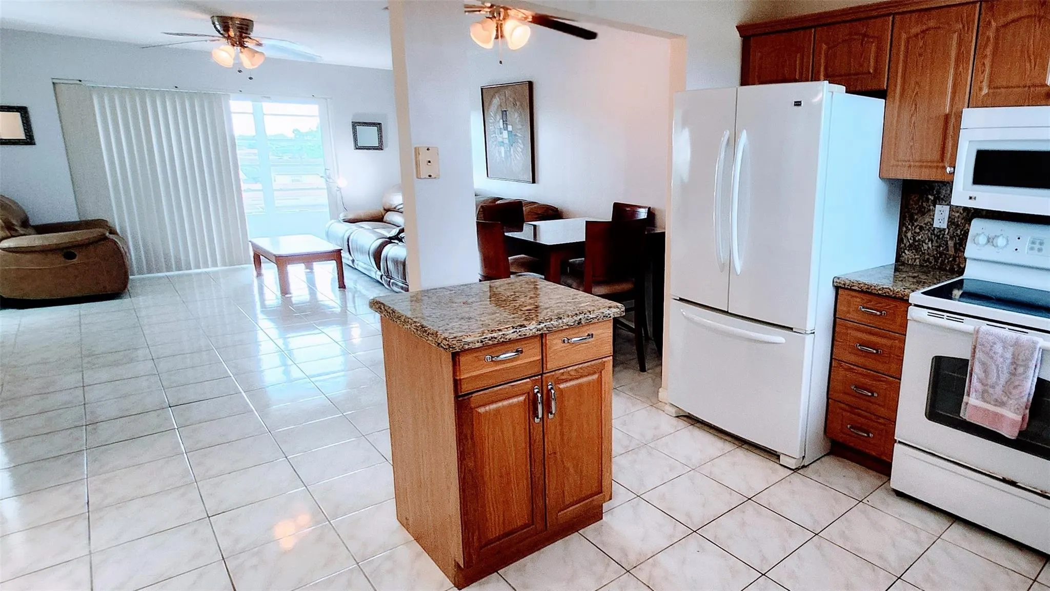 2721 N Pine Island Rd, #309