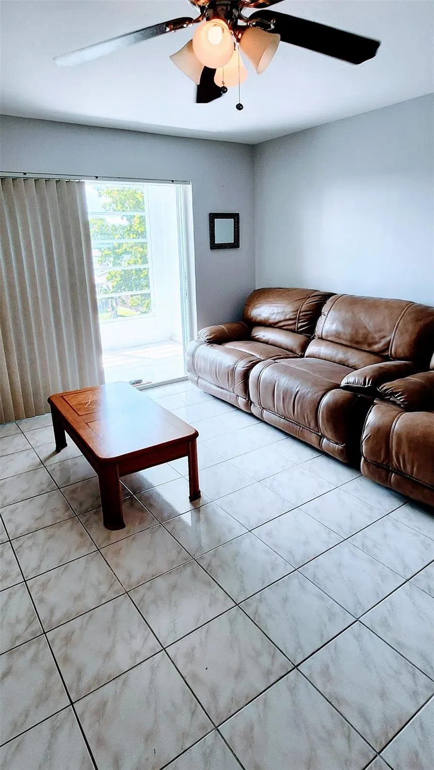 2721 N Pine Island Rd, #309