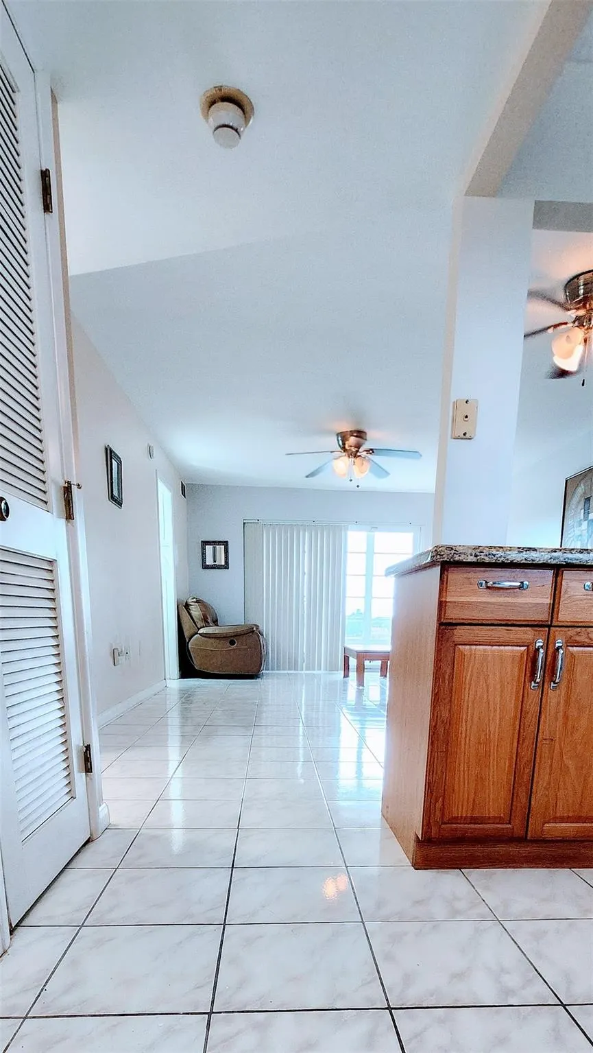 2721 N Pine Island Rd, #309