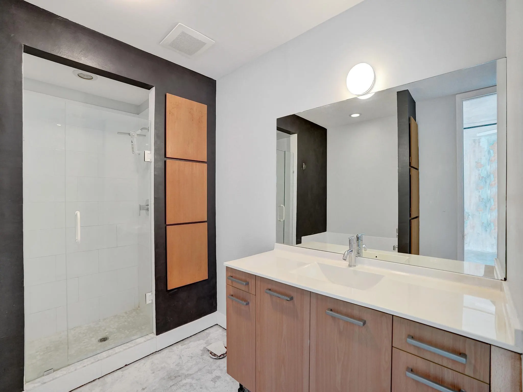 313 NE 2nd St, #PH02