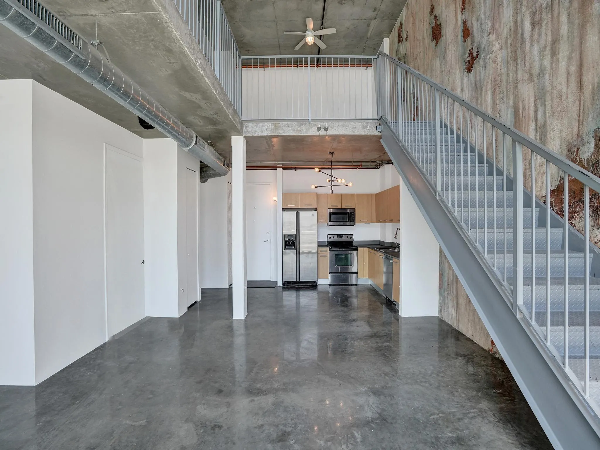 313 NE 2nd St, #PH02