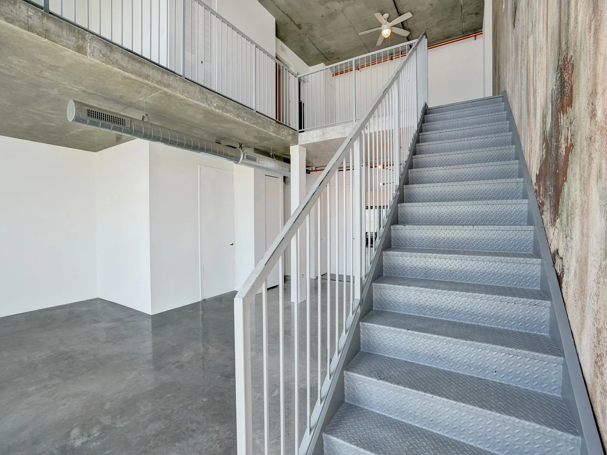 313 NE 2nd St, #PH02