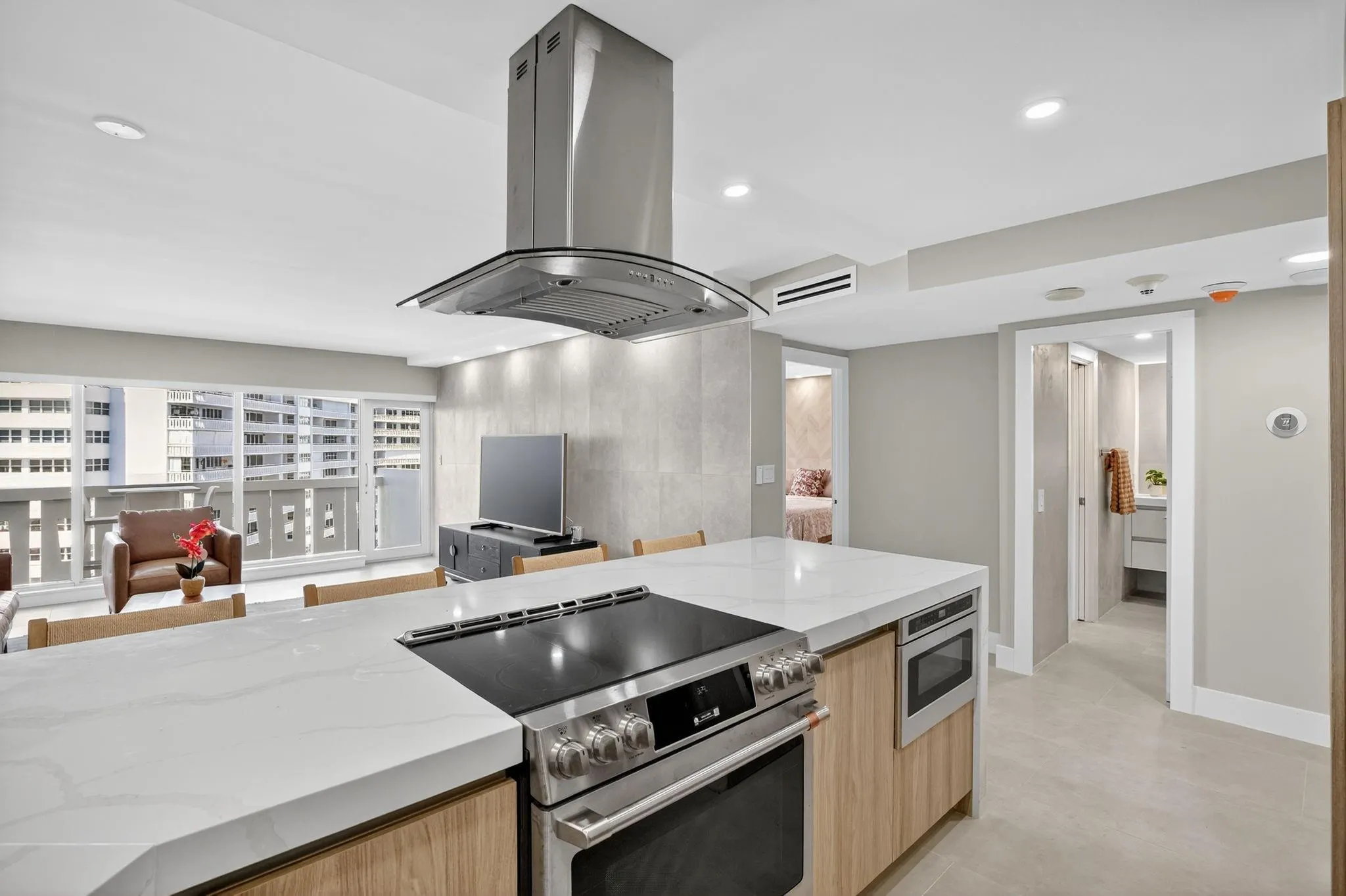 2100 S Ocean Drive, #15E