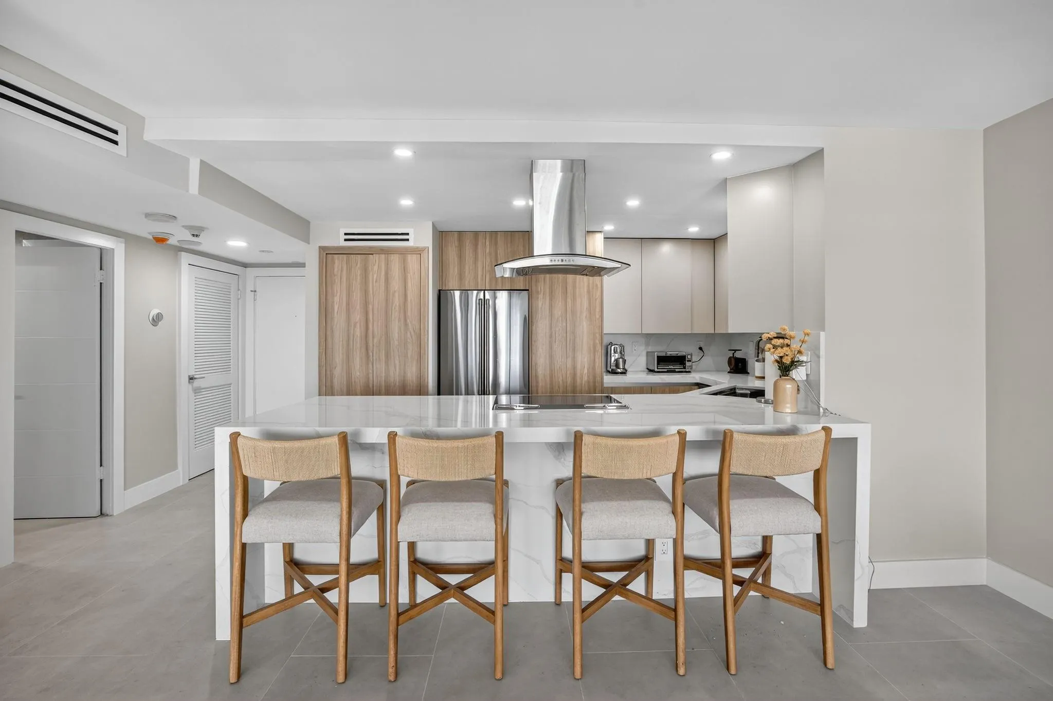 2100 S Ocean Drive, #15E