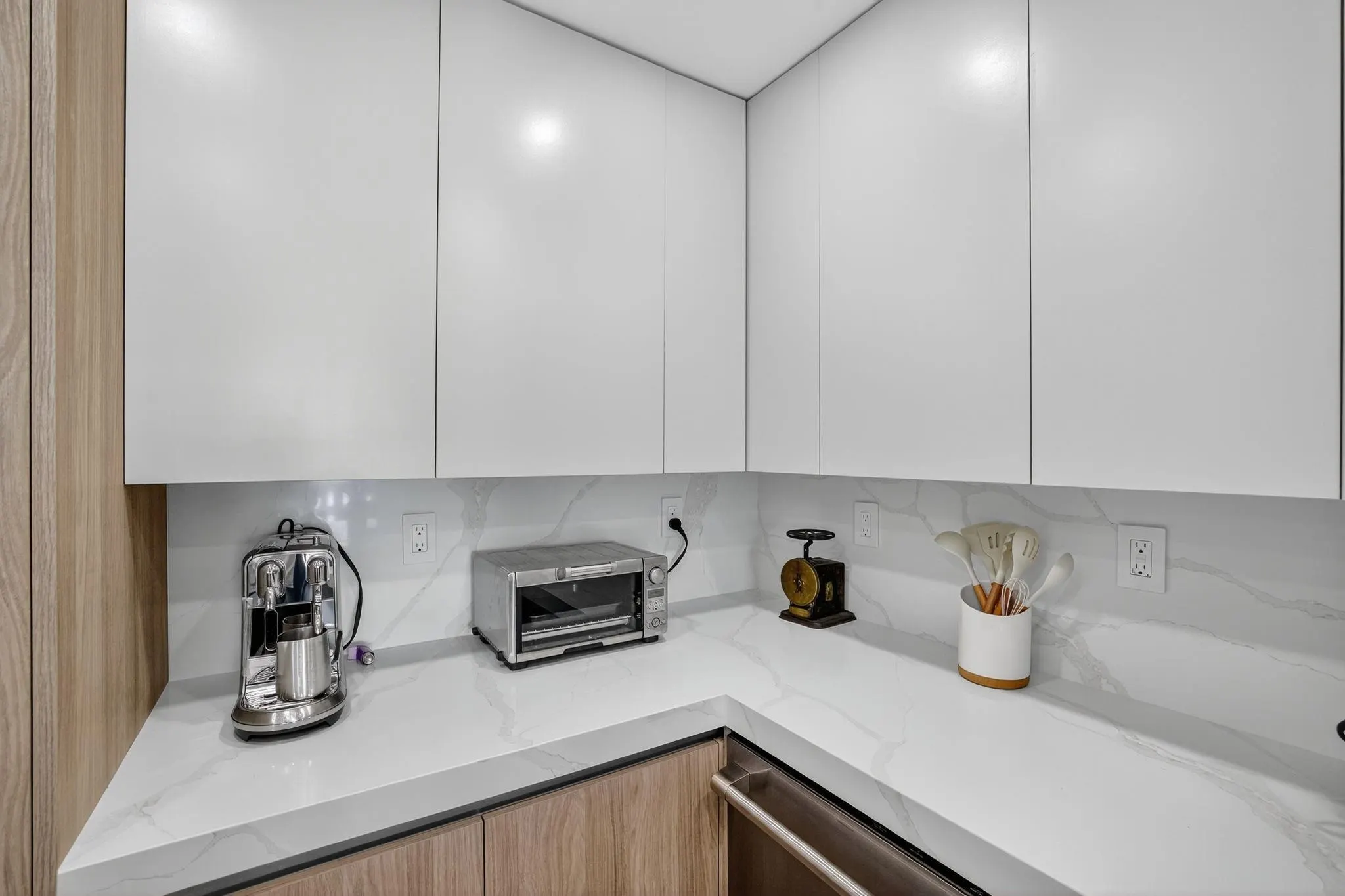 2100 S Ocean Drive, #15E