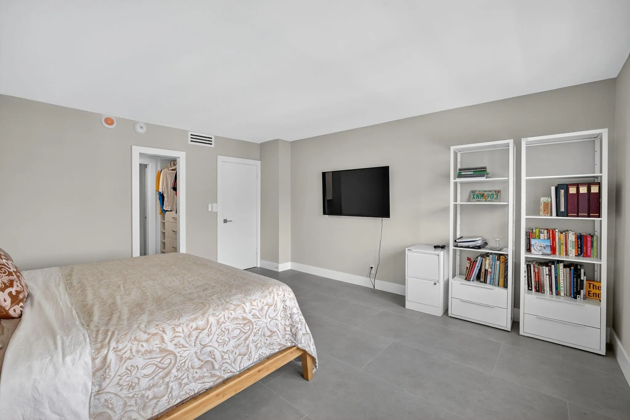 2100 S Ocean Drive, #15E