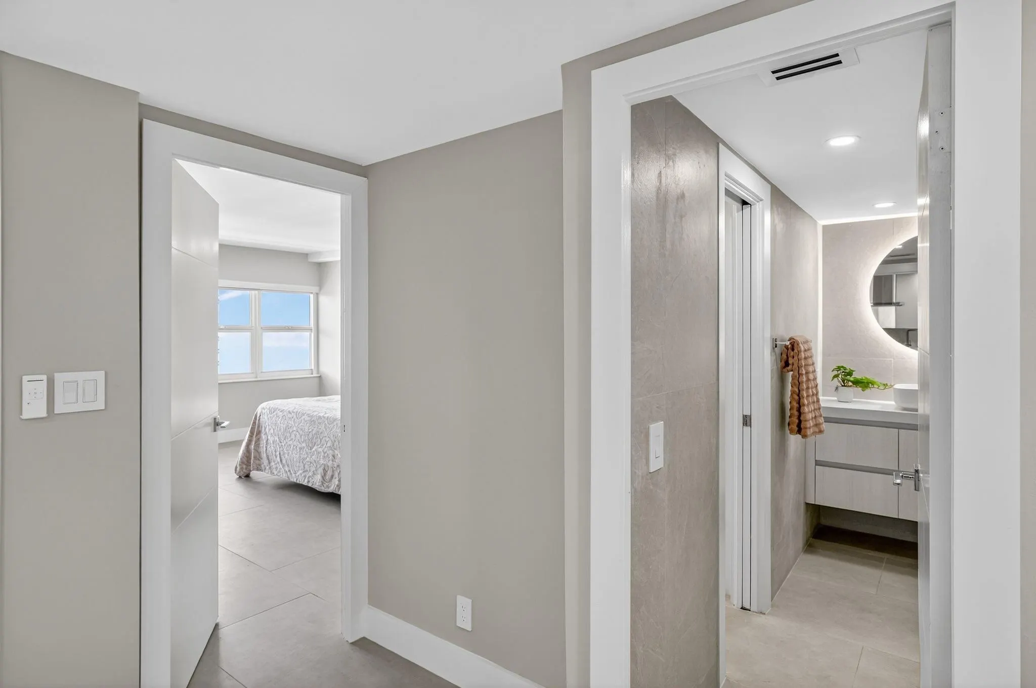 2100 S Ocean Drive, #15E