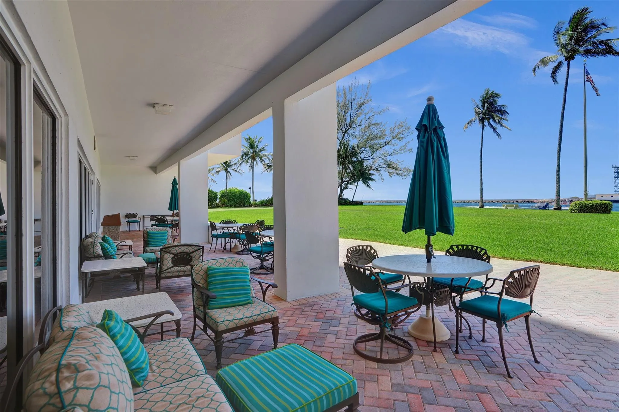 2100 S Ocean Drive, #15E