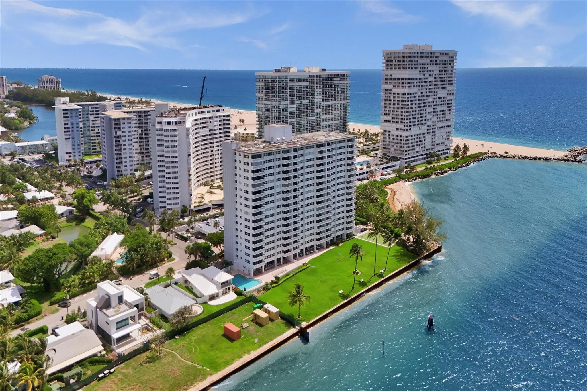 2100 S Ocean Drive, #15E