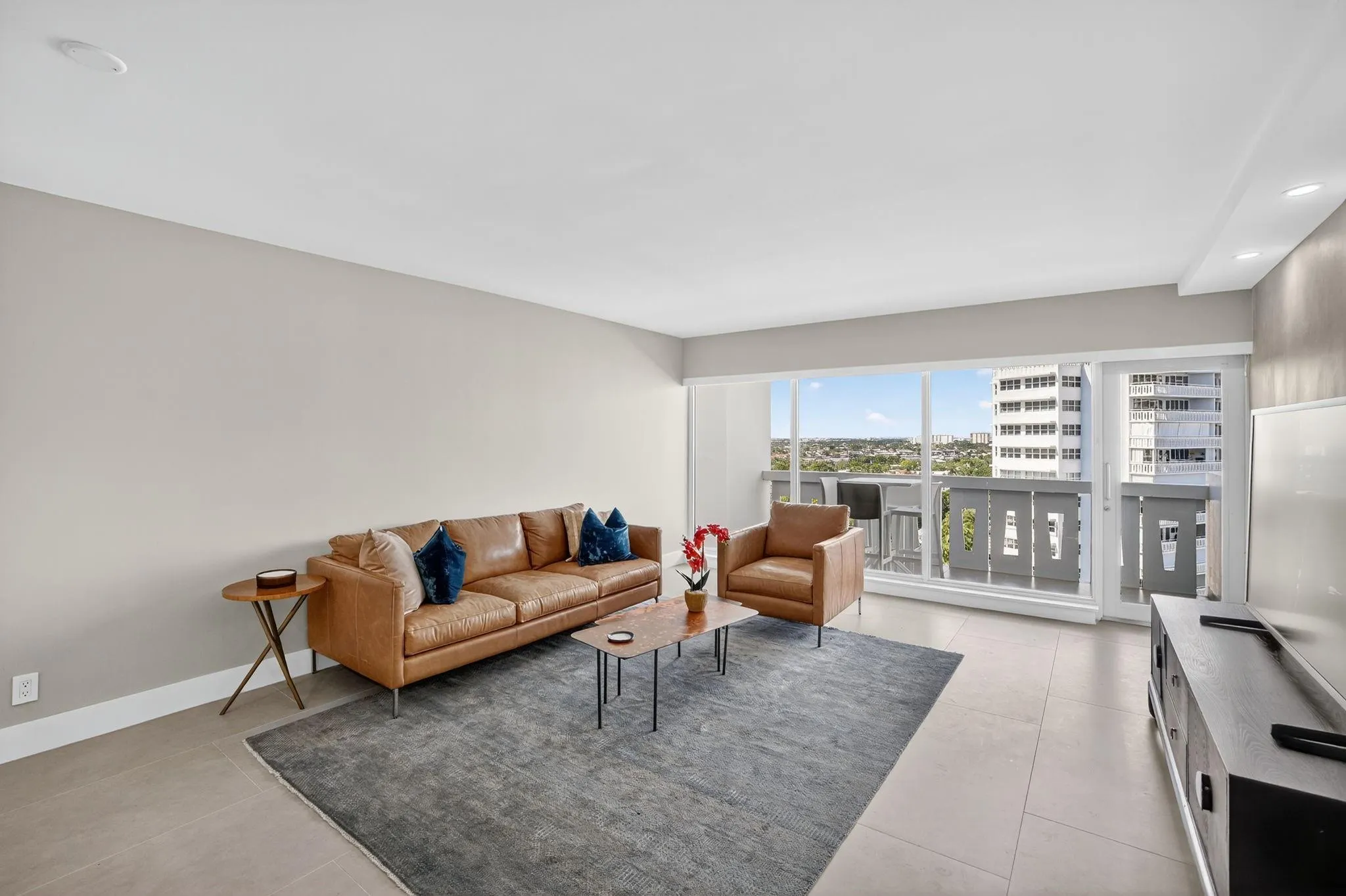 2100 S Ocean Drive, #15E
