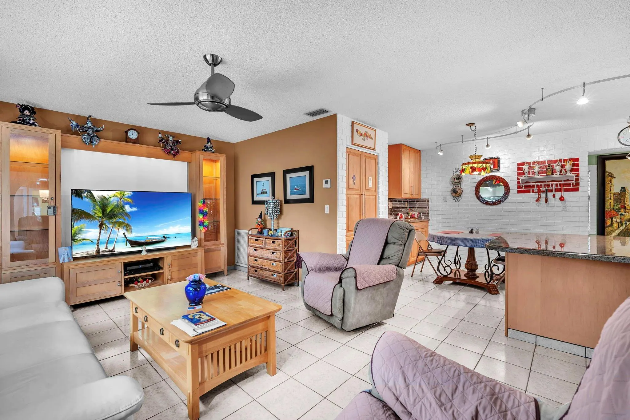 7950 NW 8th Ct