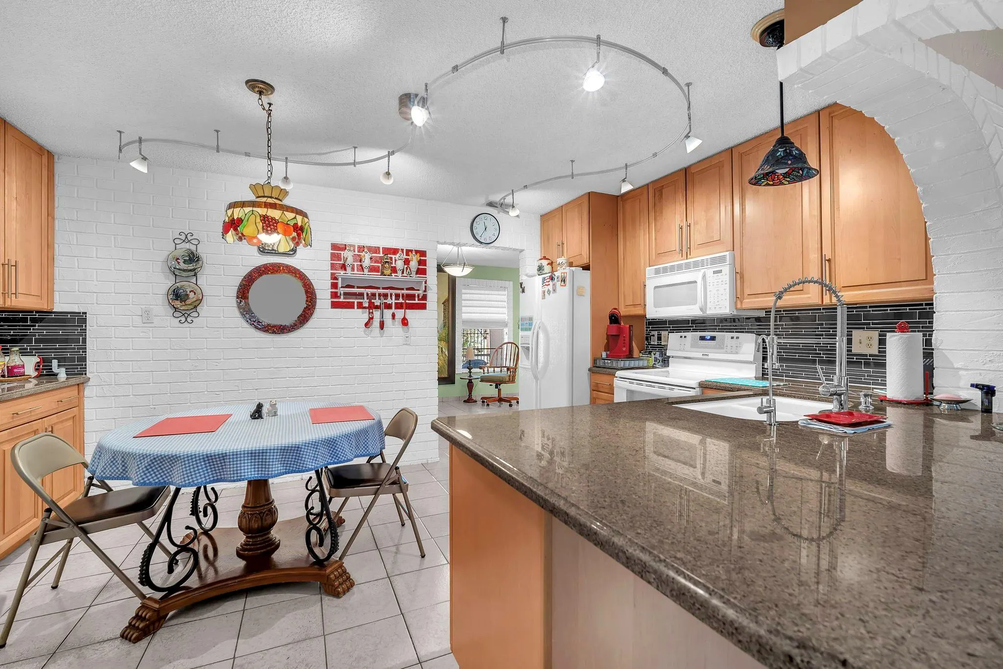 7950 NW 8th Ct