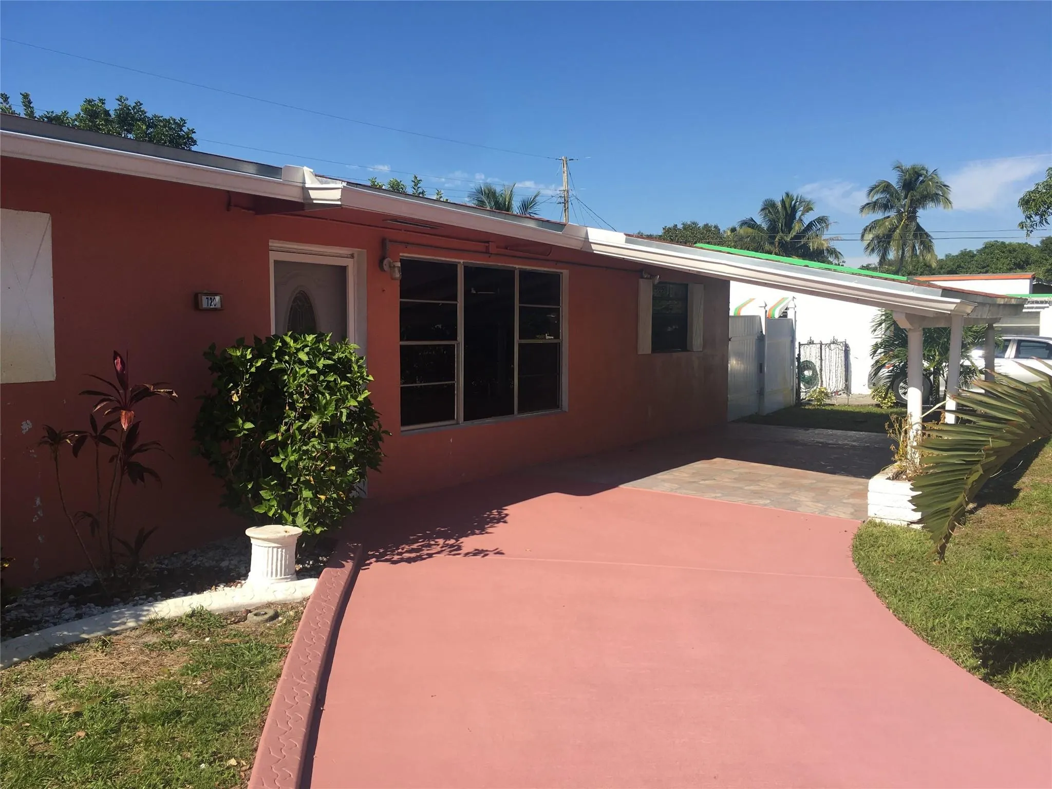 720 N 66th Ter