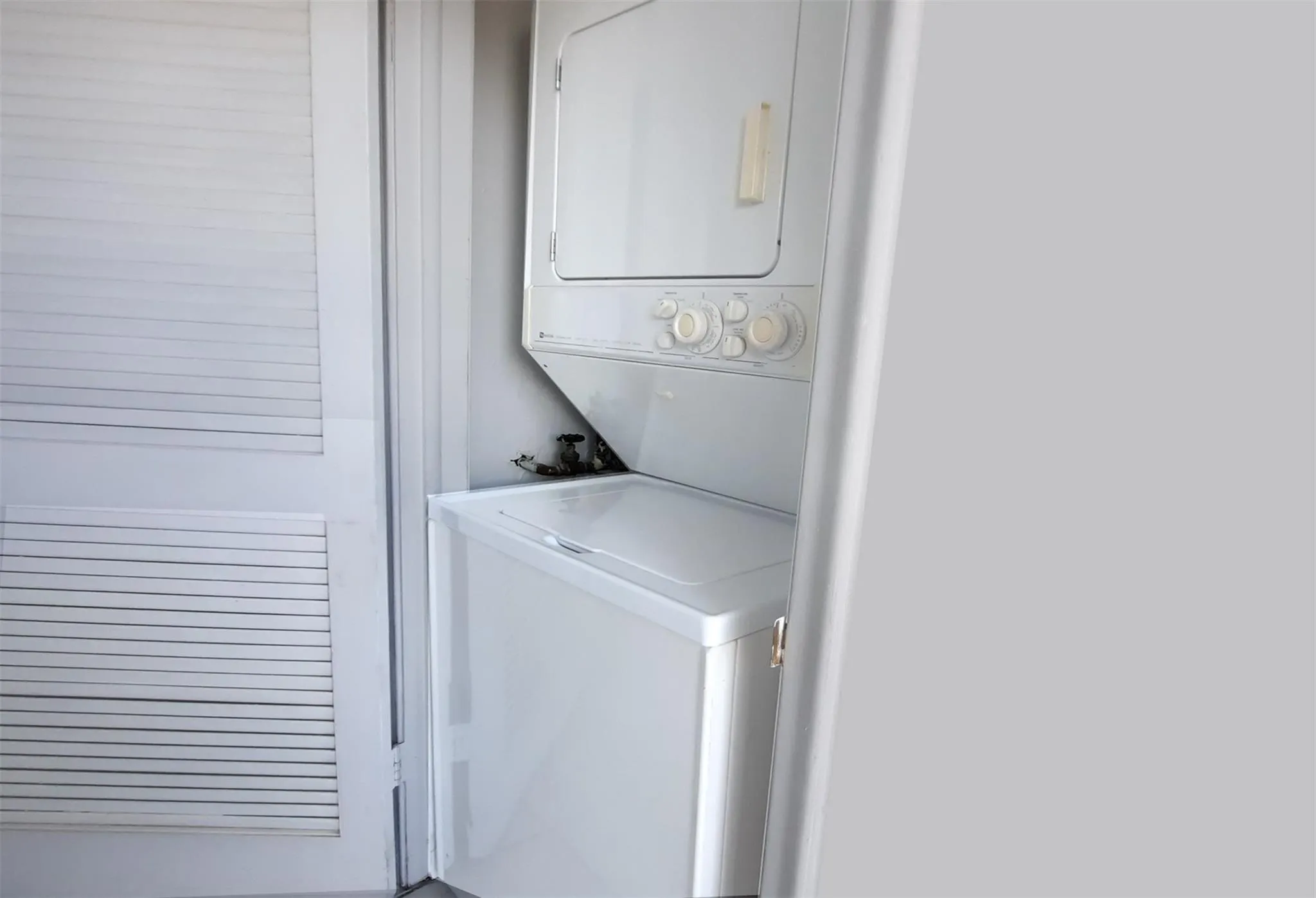 381 S HollybrookDrive, #204