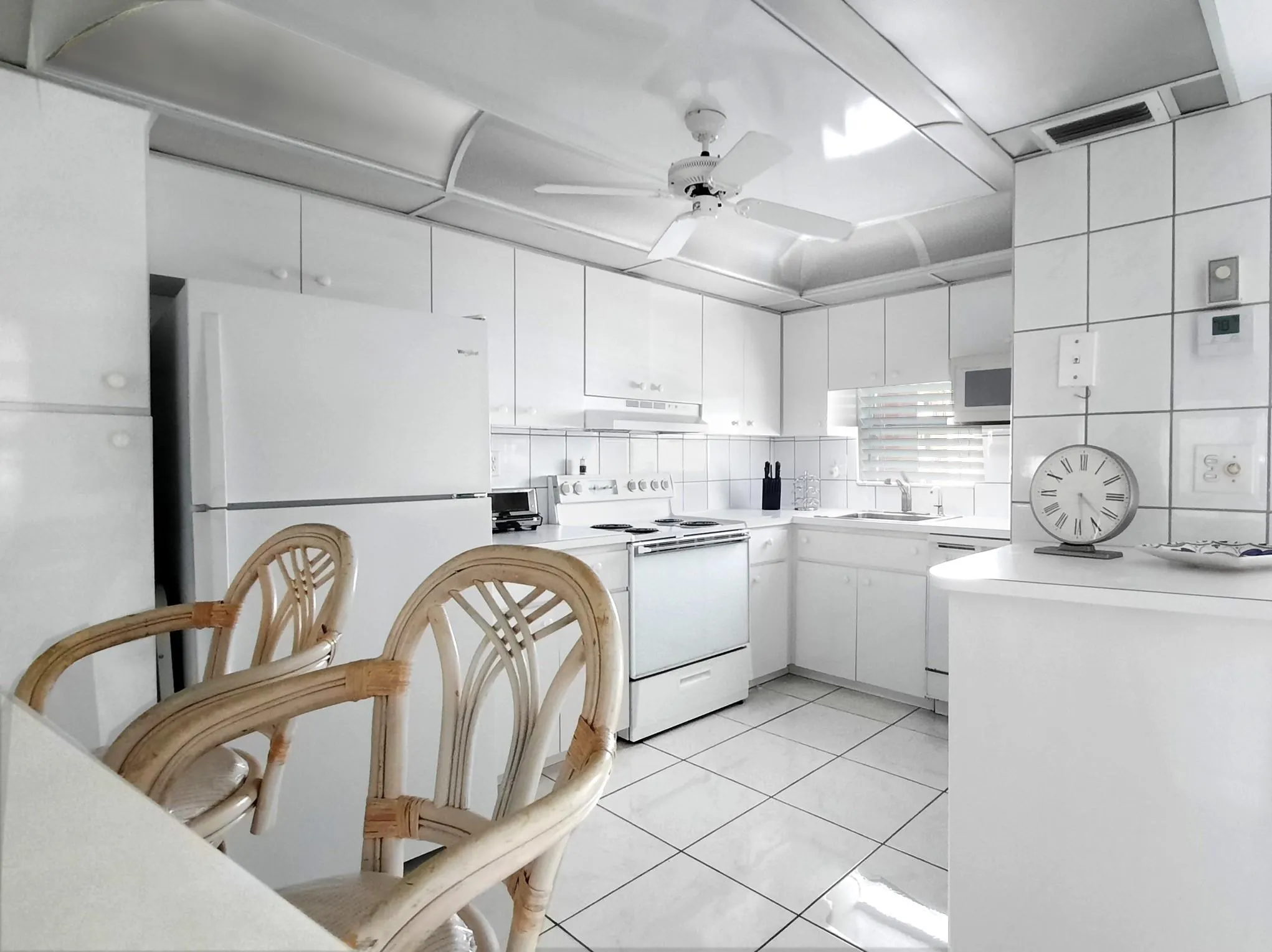 381 S HollybrookDrive, #204