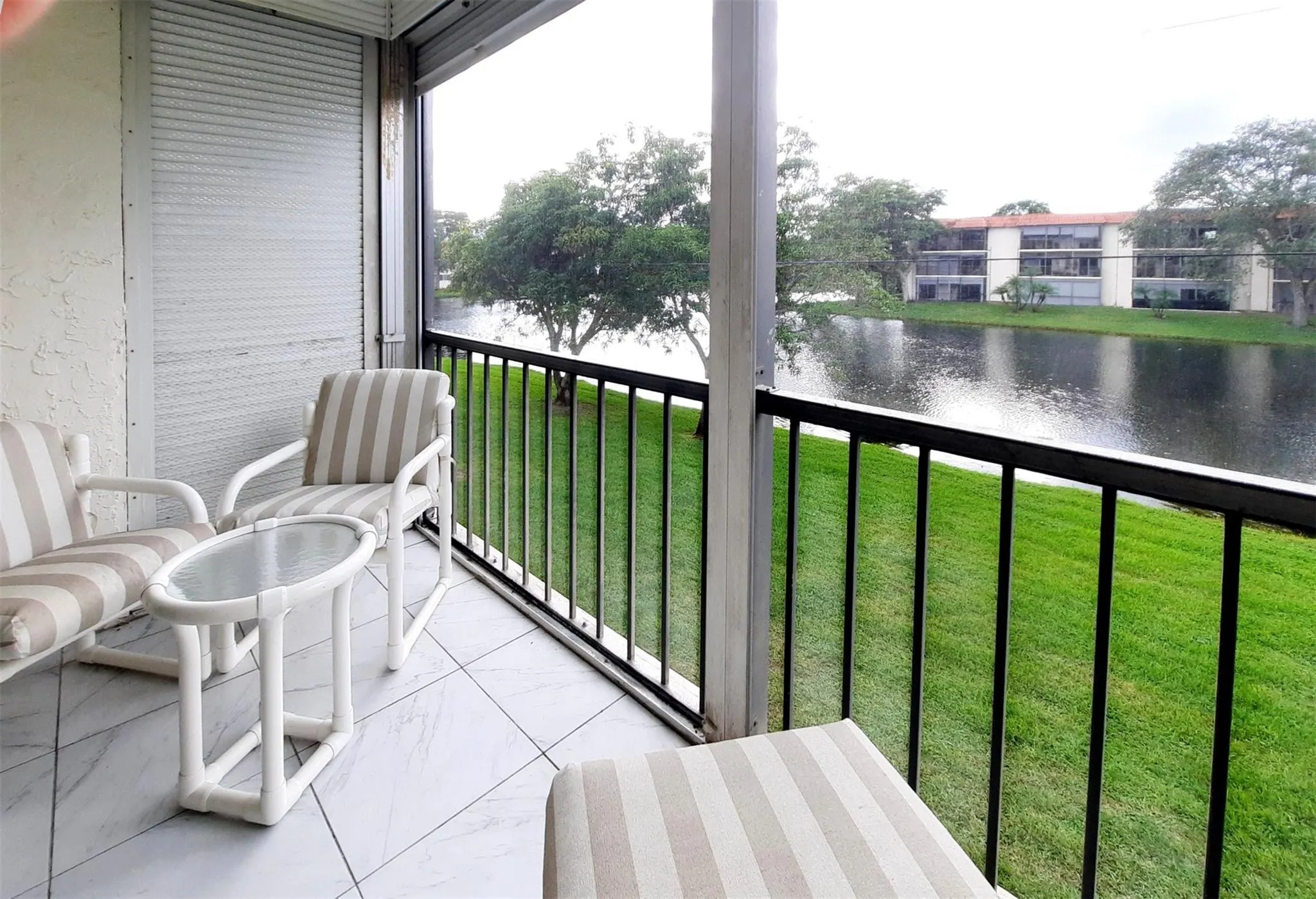 381 S HollybrookDrive, #204