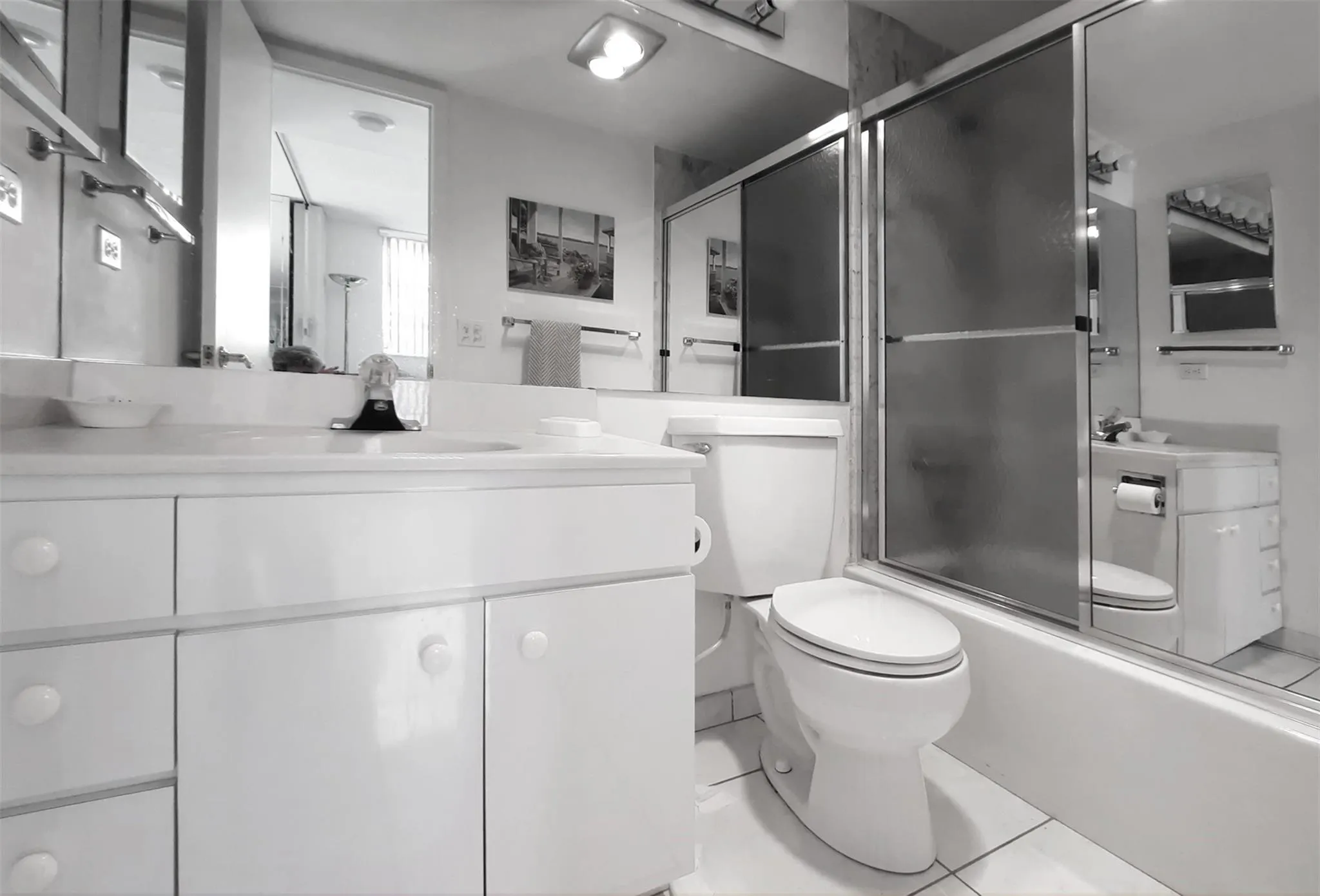 381 S HollybrookDrive, #204