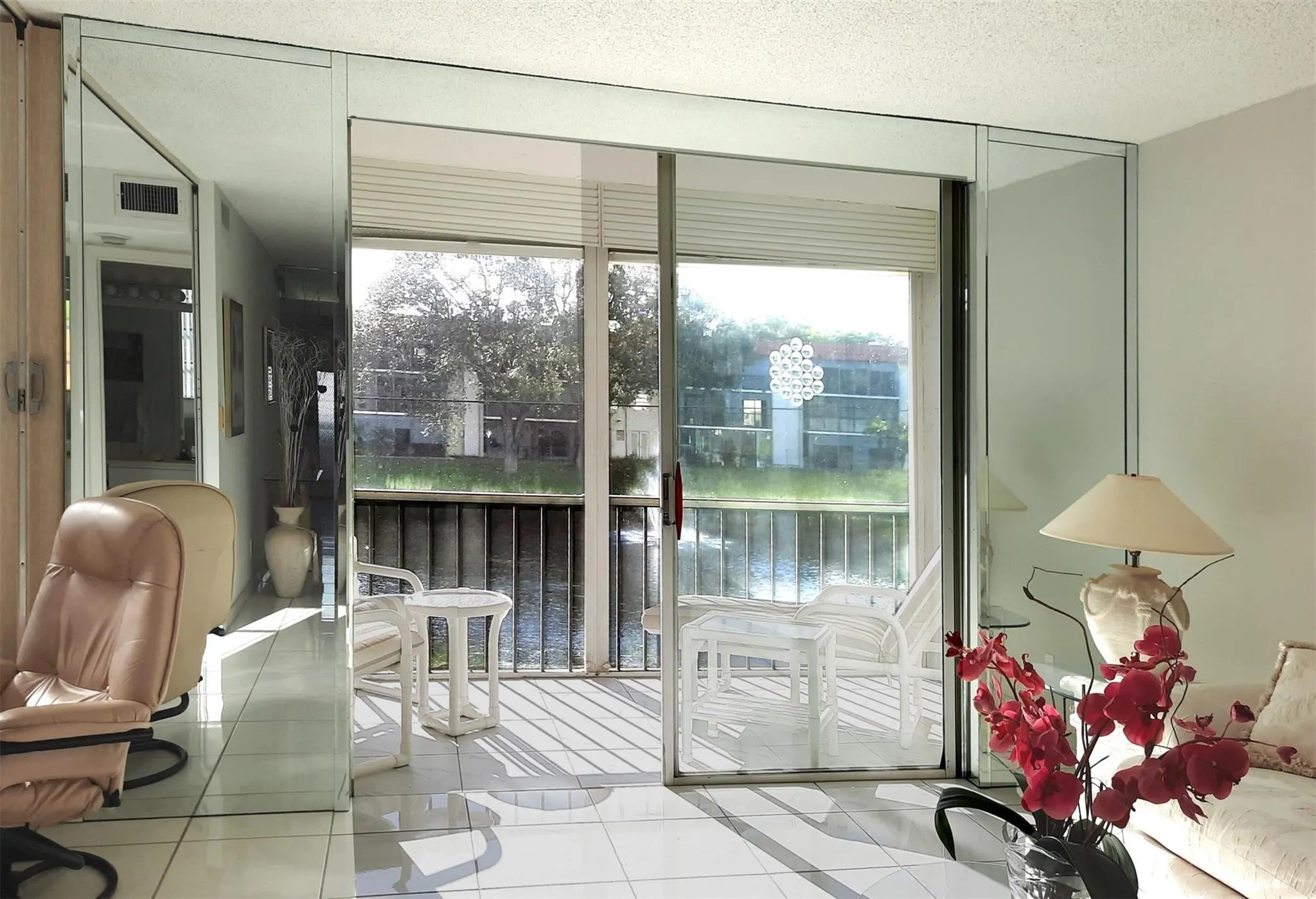 381 S HollybrookDrive, #204