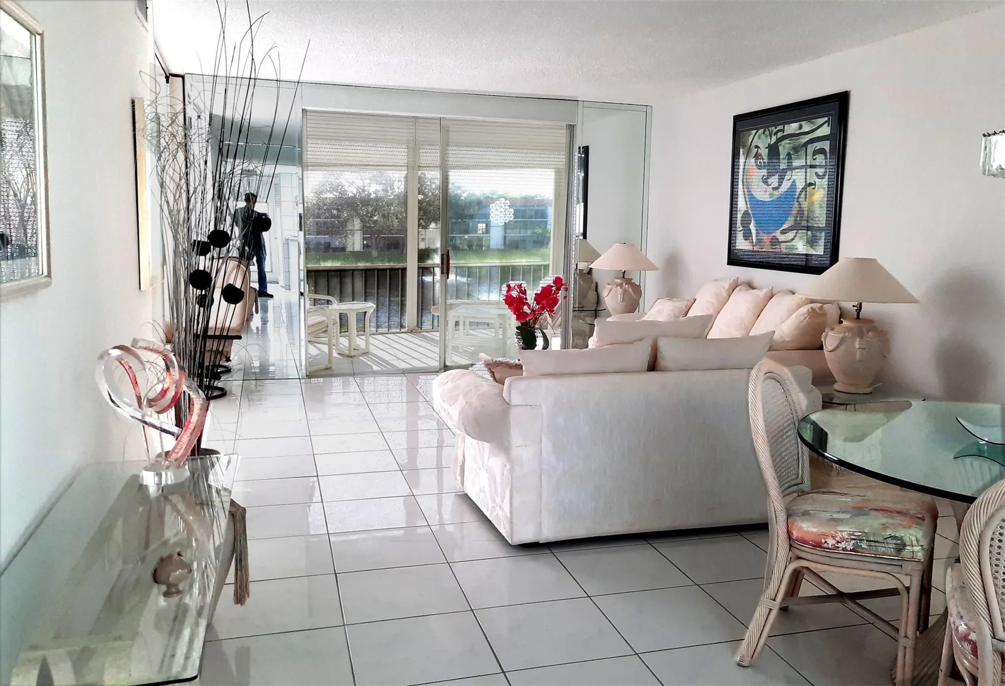 381 S HollybrookDrive, #204