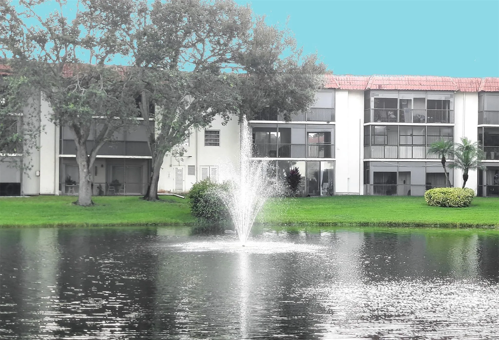 381 S HollybrookDrive, #204