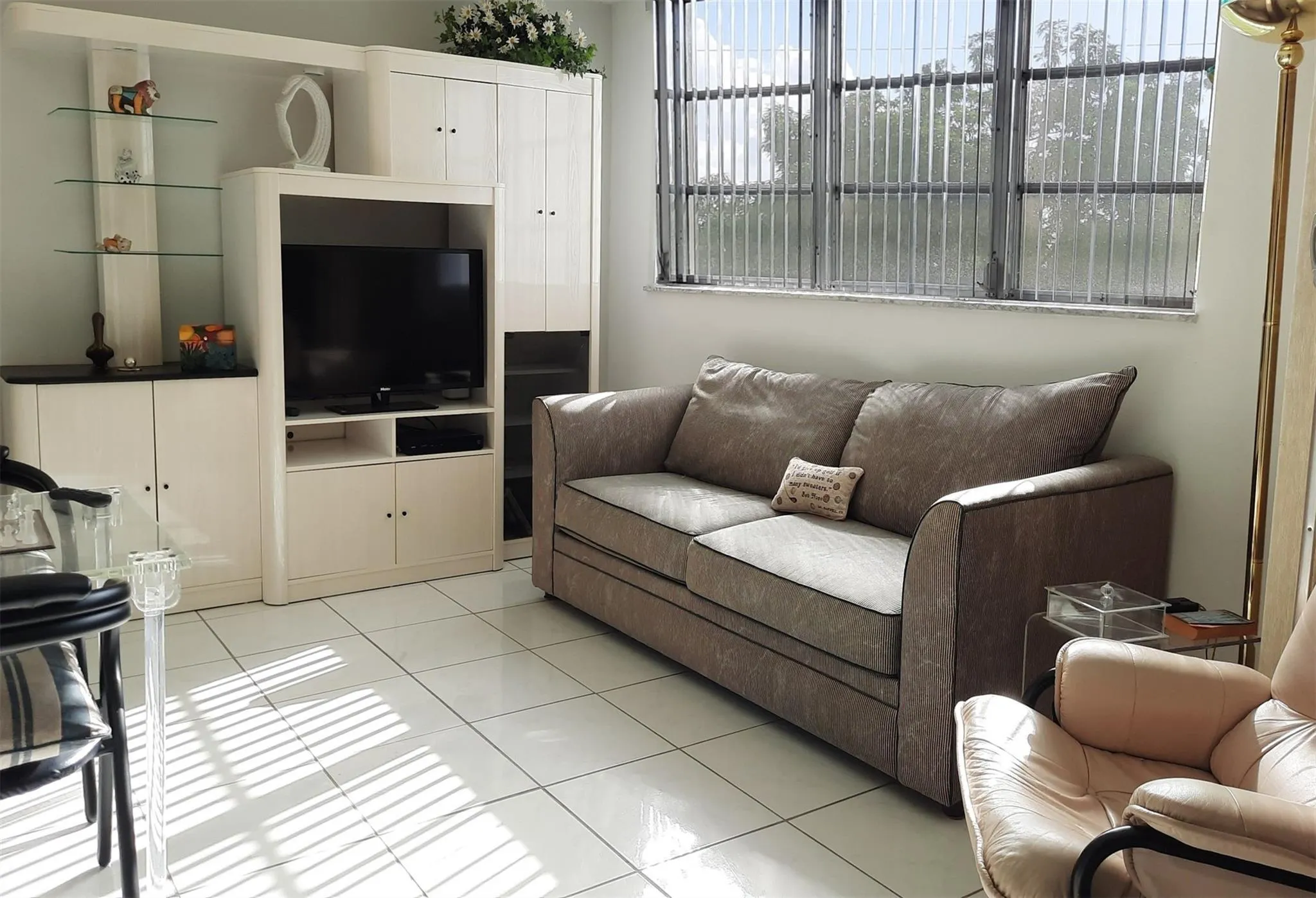 381 S HollybrookDrive, #204