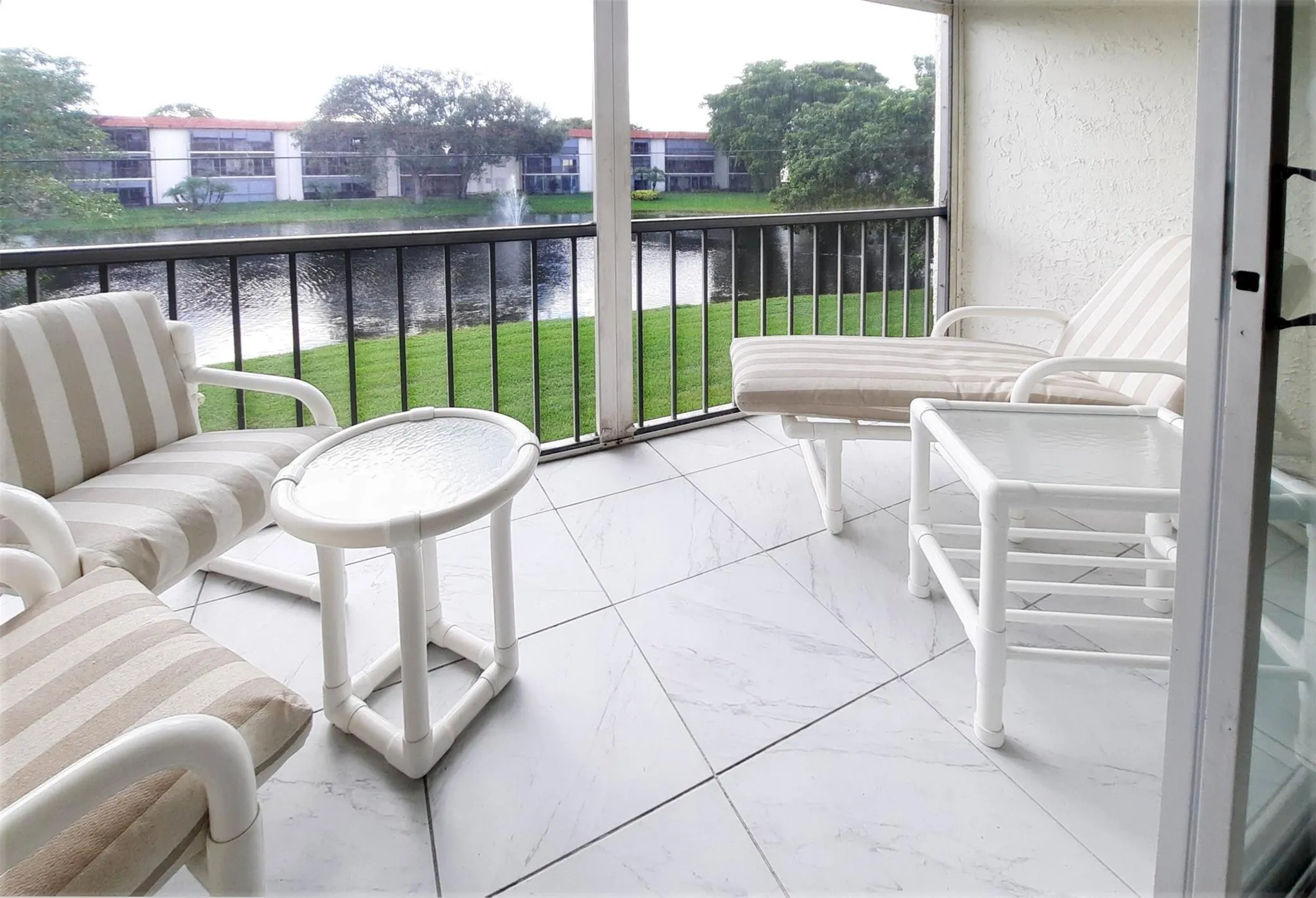 381 S HollybrookDrive, #204