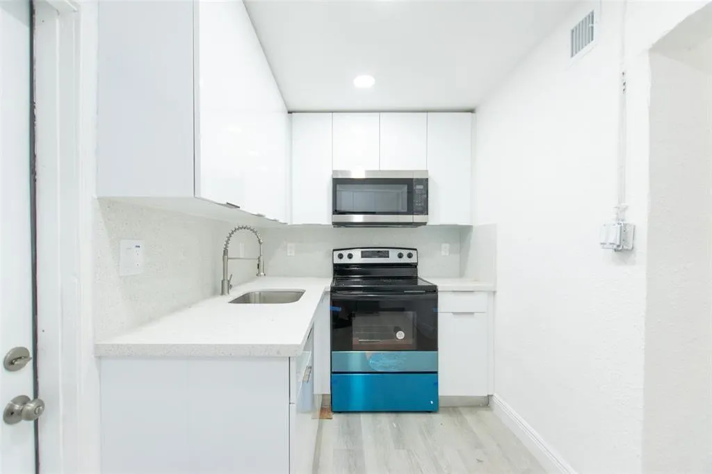 837 NW 57th St