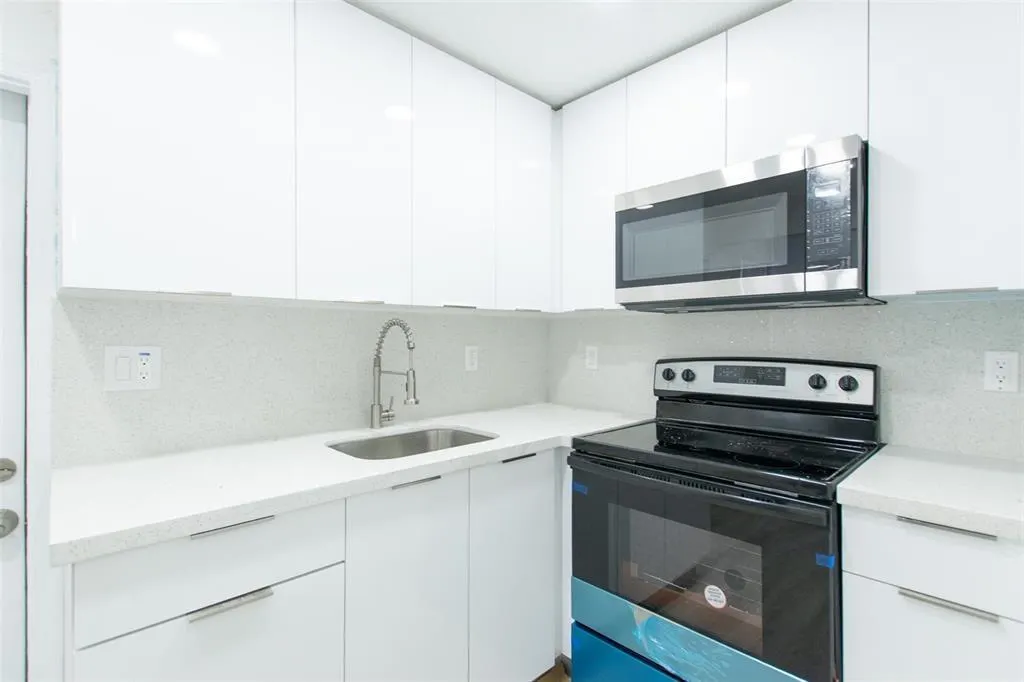 837 NW 57th St