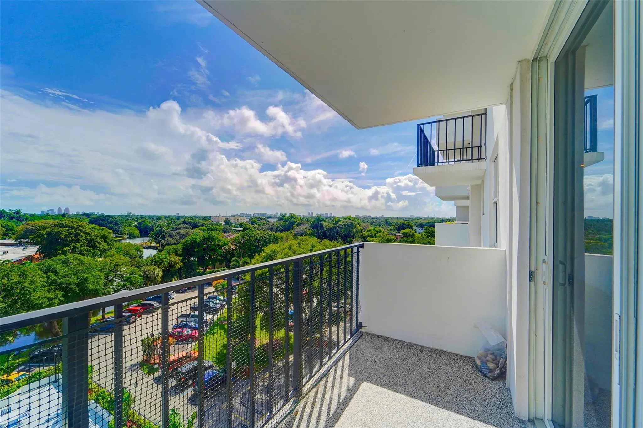 1800 N Andrews Ave, #7B