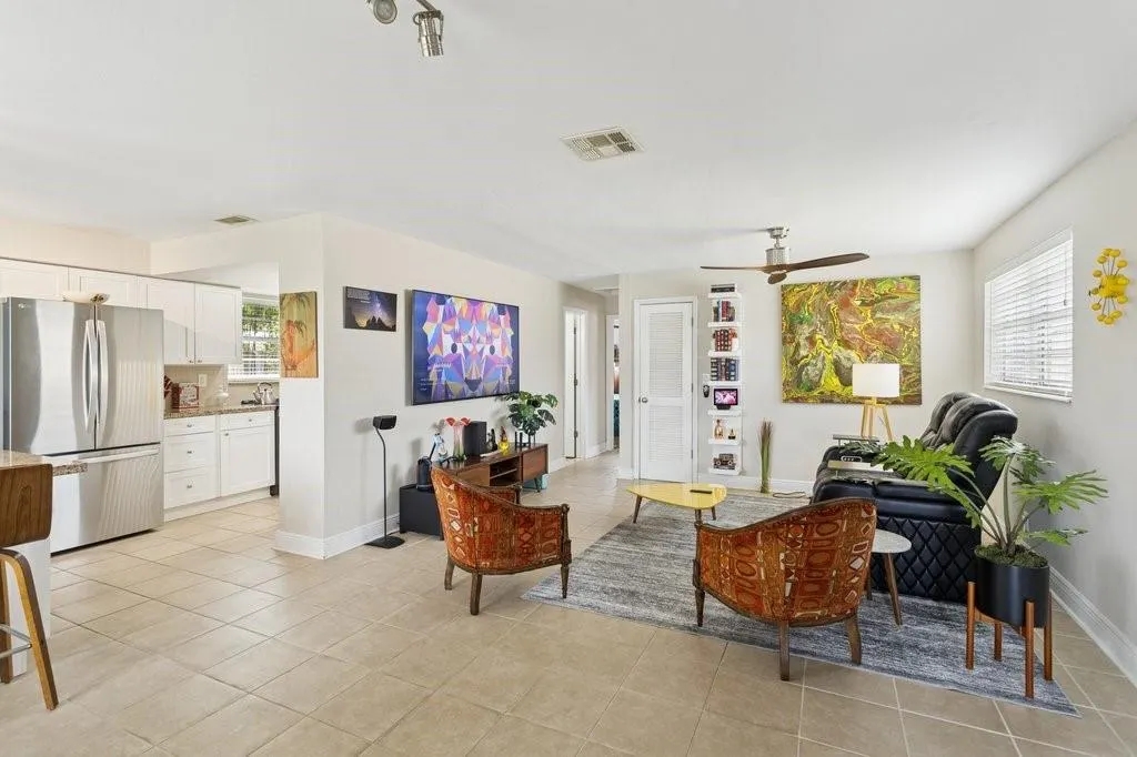 5901 NE 2nd Ter