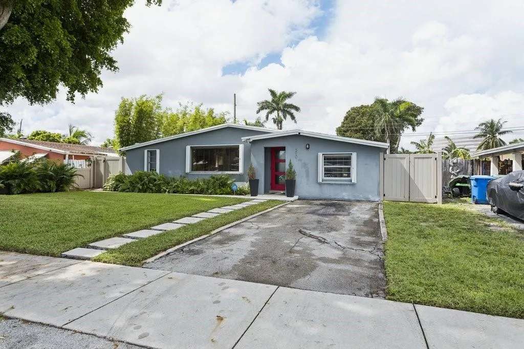 5901 NE 2nd Ter